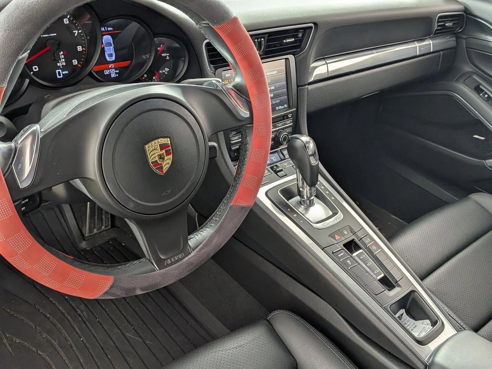 Thumbnail: 2014 Porsche 911 - 4