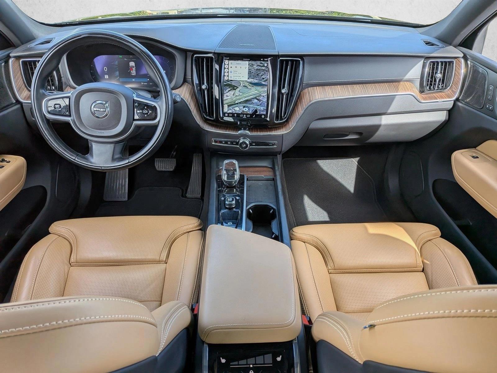 Thumbnail: 2022 Volvo XC60 - 4