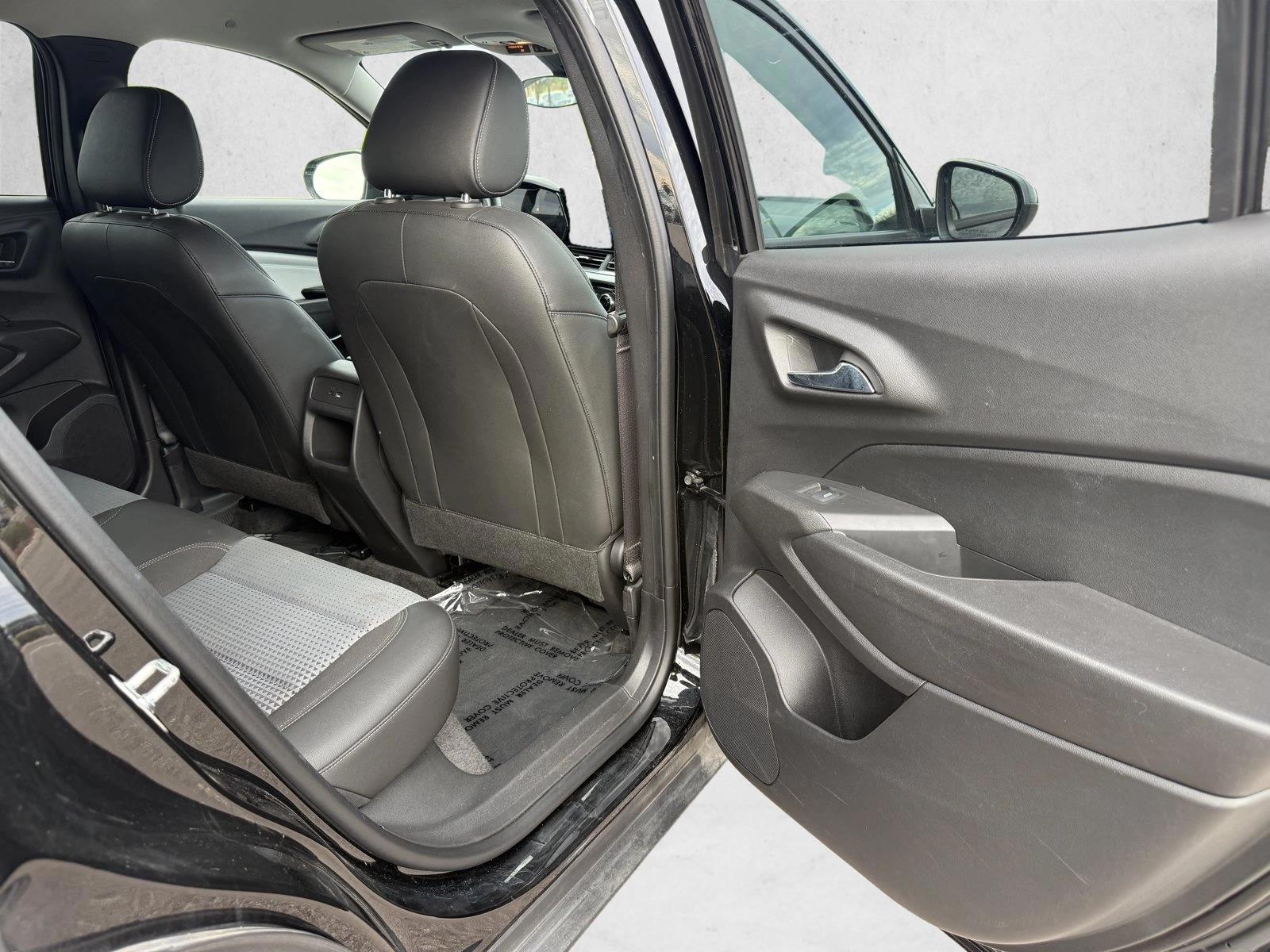 2025 Chevrolet Trax LT - Photo 23