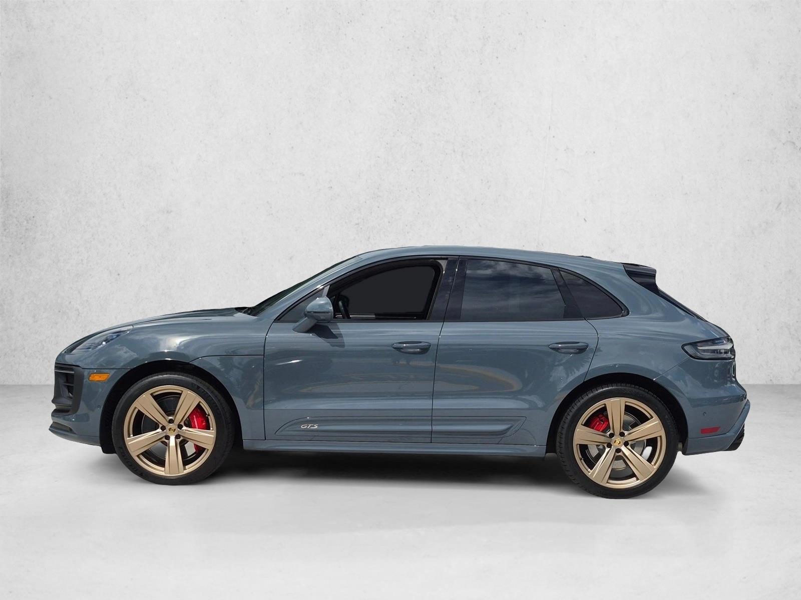 Thumbnail: 2023 Porsche Macan - 2