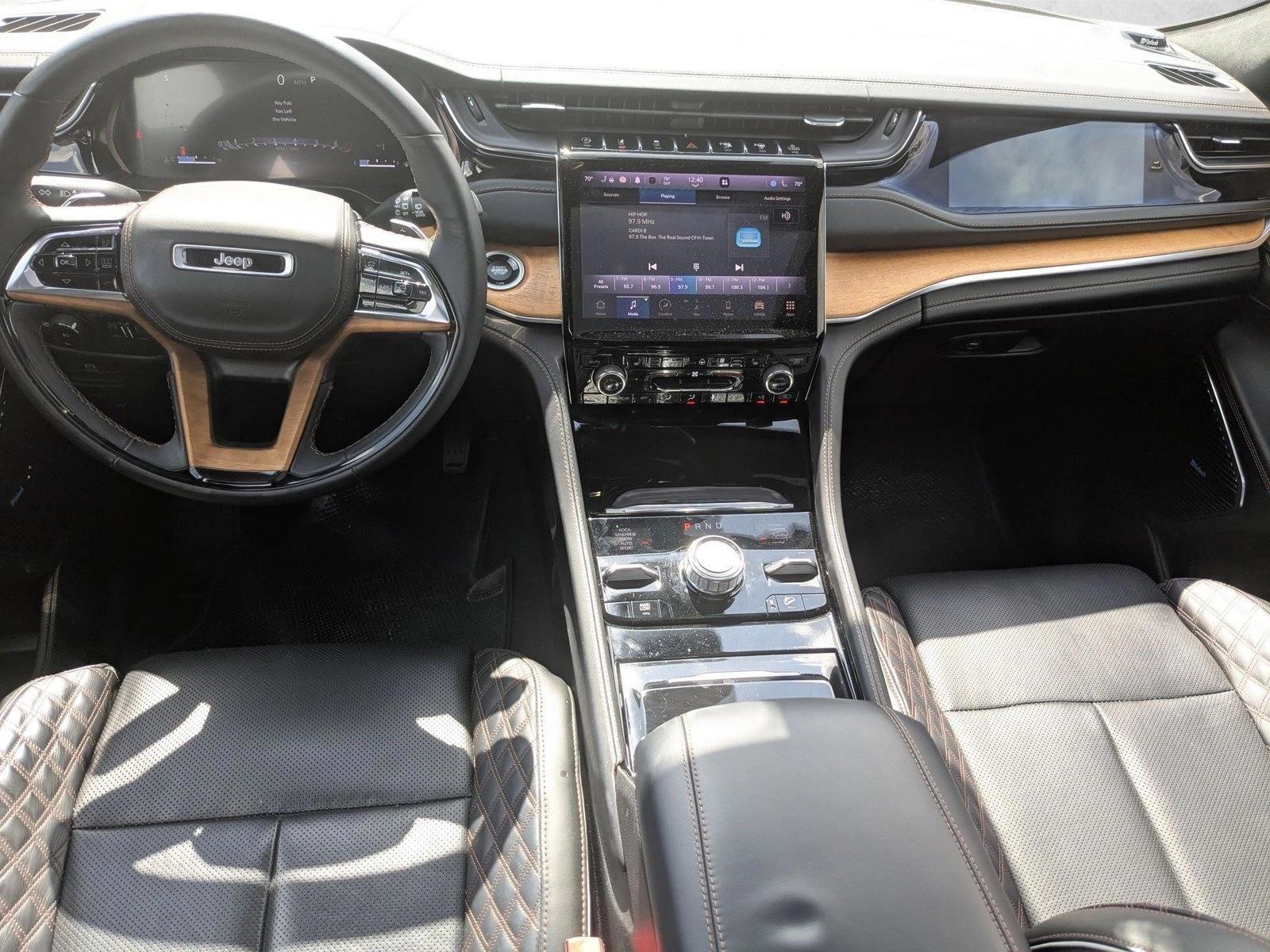 Thumbnail: 2022 Jeep Grand Cherokee - 3