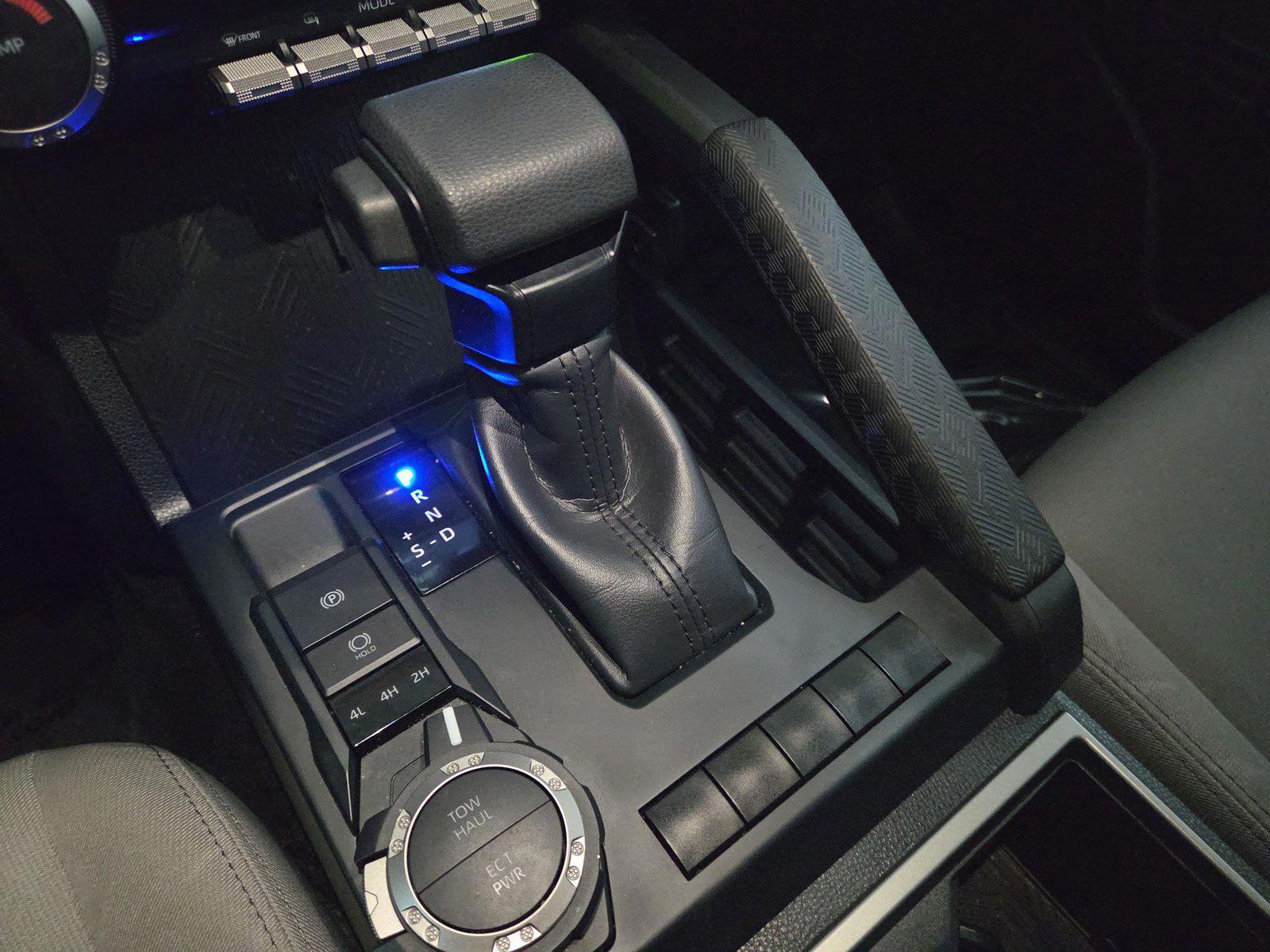 2025 Toyota Tacoma SR5 - Photo 11