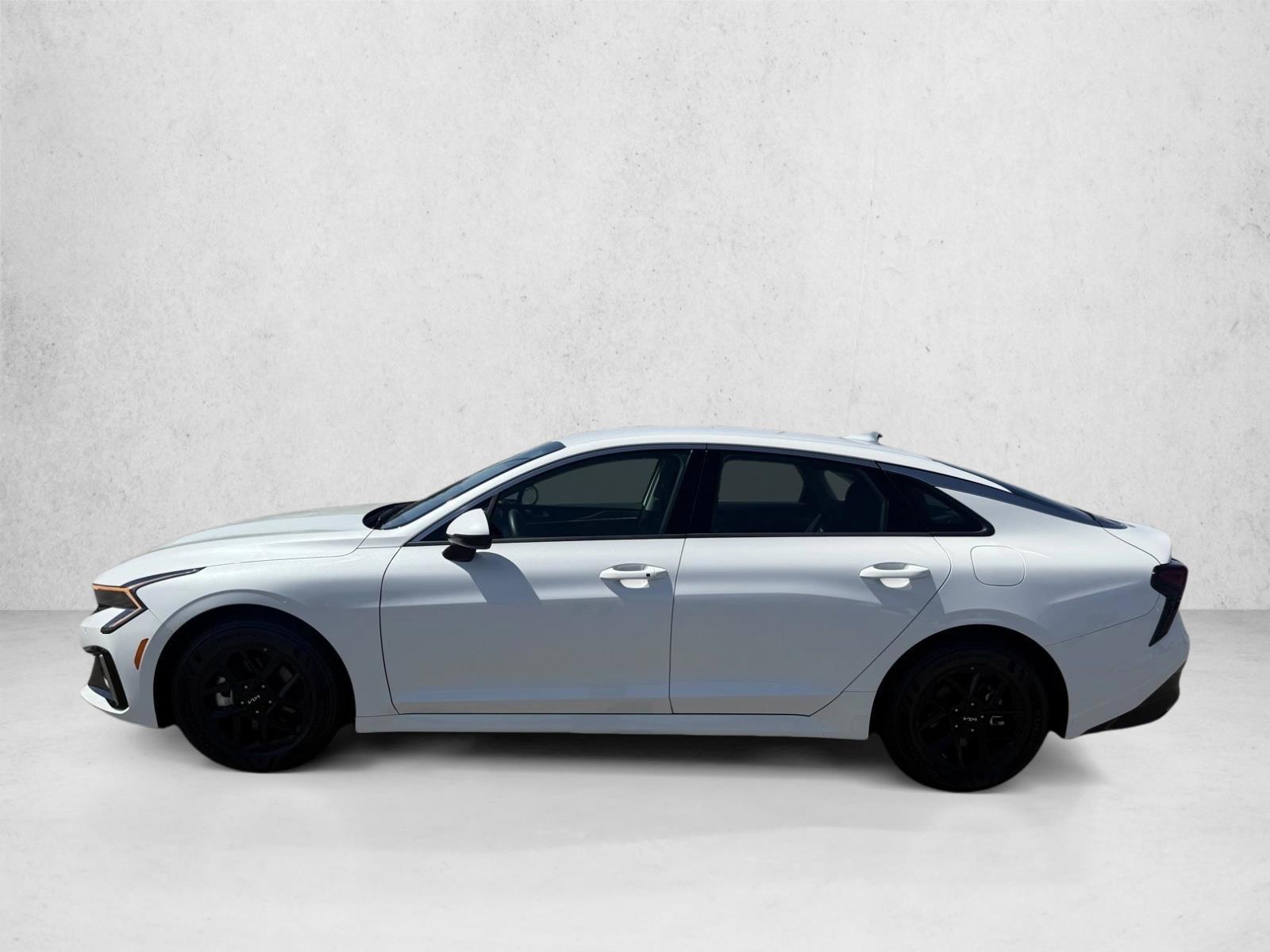 2025 Kia K5 LXS - Photo 9