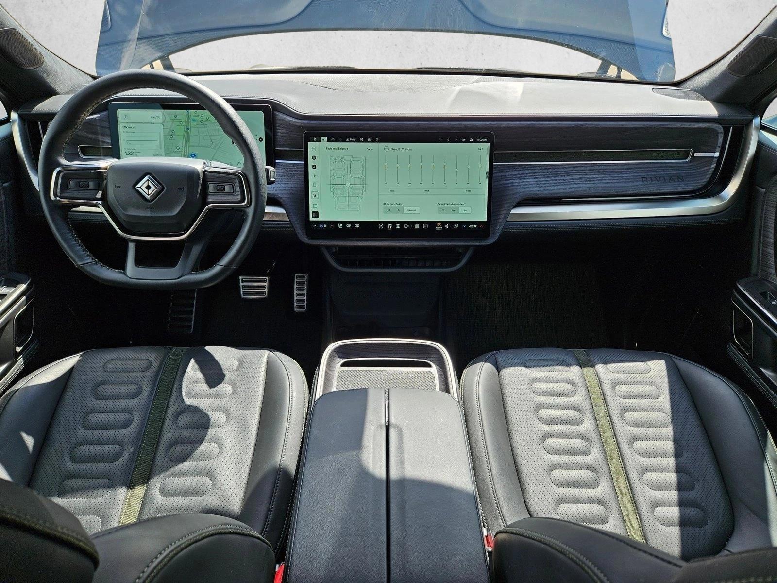 Thumbnail: 2023 Rivian R1S - 4