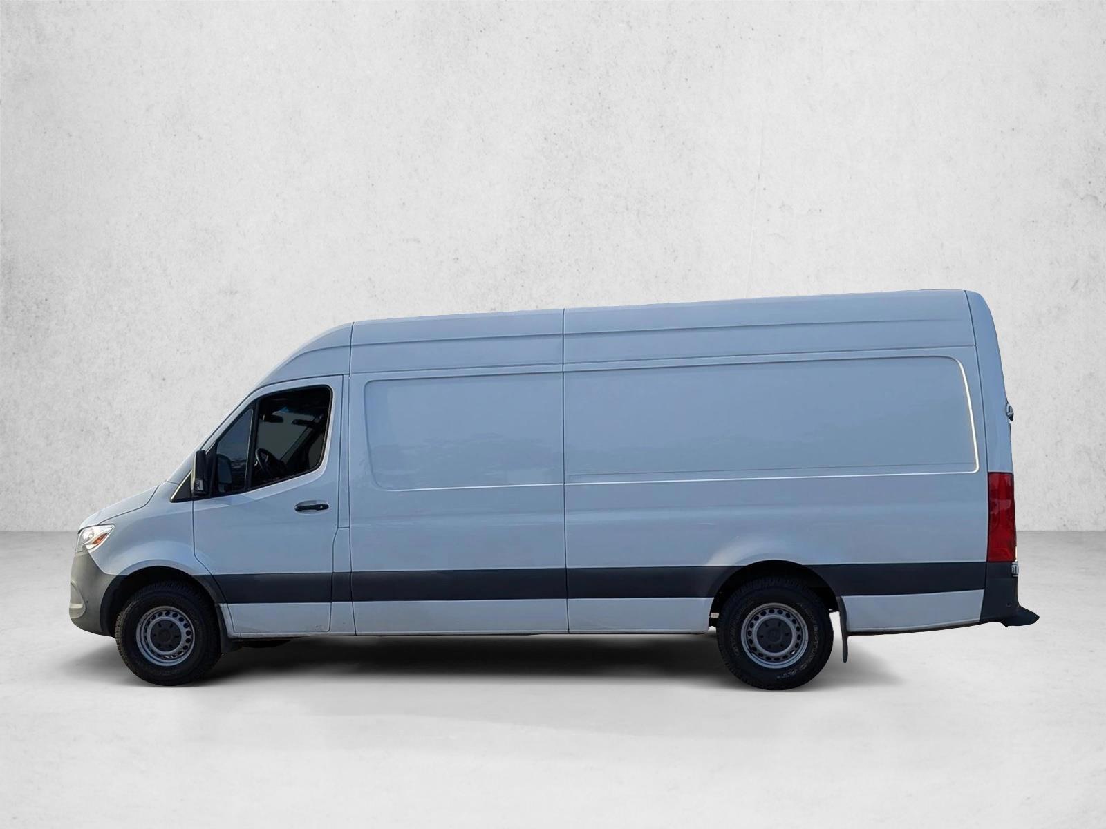 Thumbnail: 2023 Mercedes-Benz Sprinter - 2