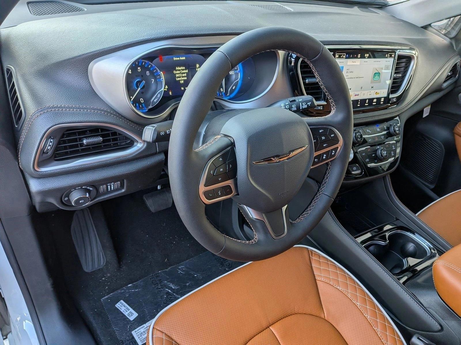 Thumbnail: 2026 Chrysler Pacifica - 3