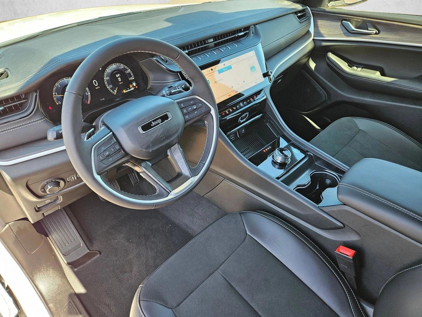 Thumbnail: 2026 Jeep Grand Cherokee - 3