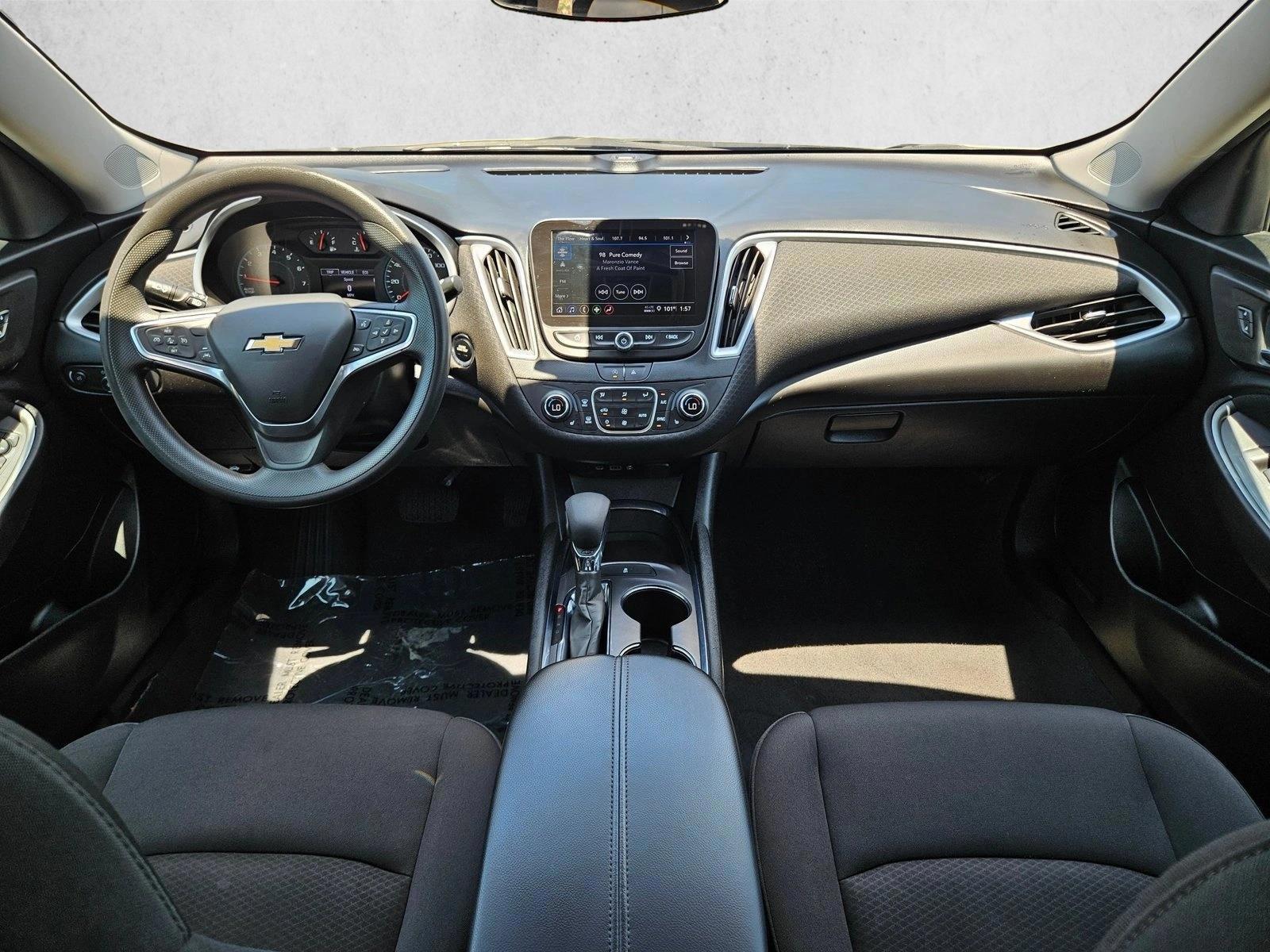 Thumbnail: 2023 Chevrolet Malibu - 3
