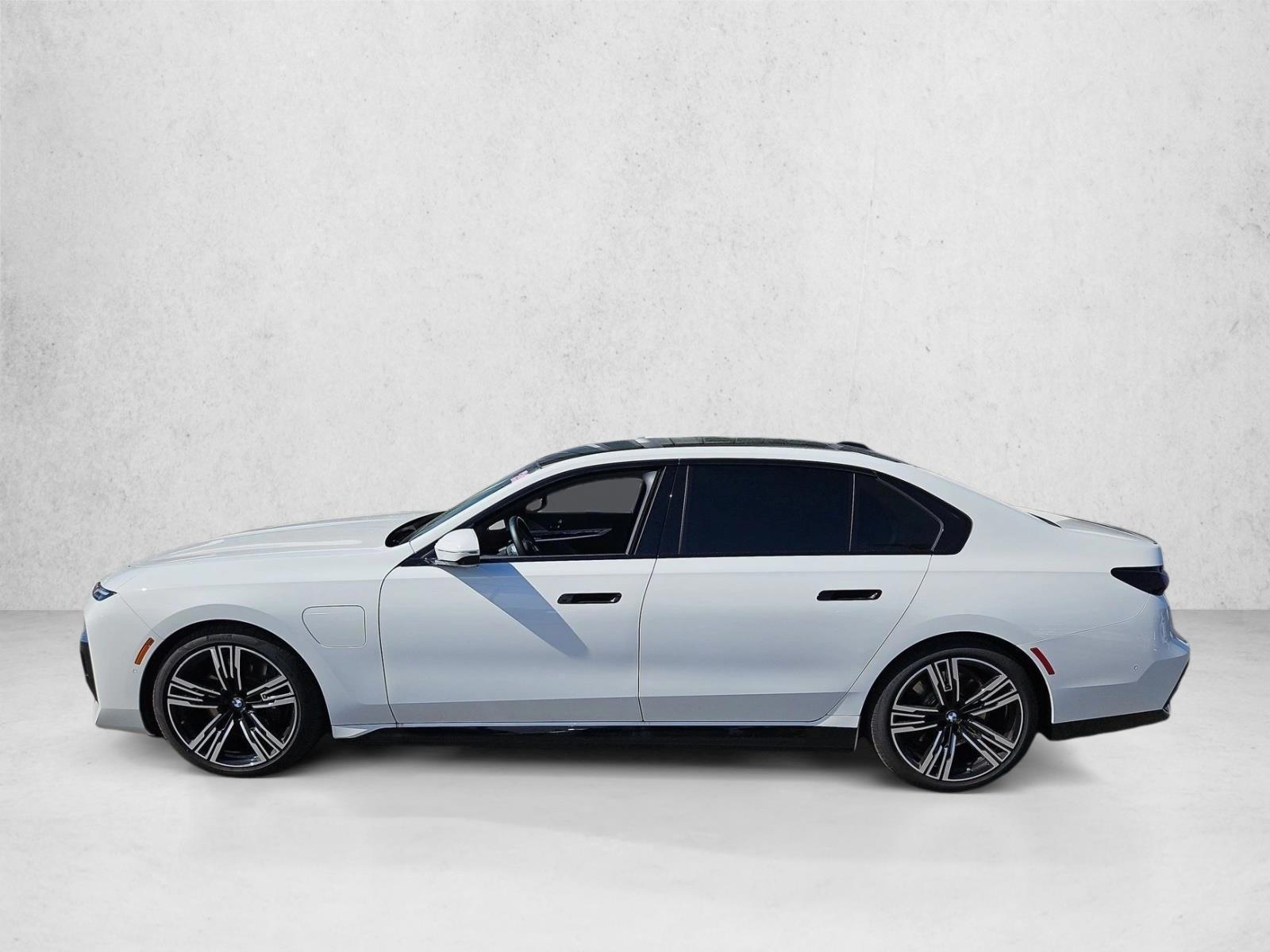 Thumbnail: 2026 BMW 7 Series - 2