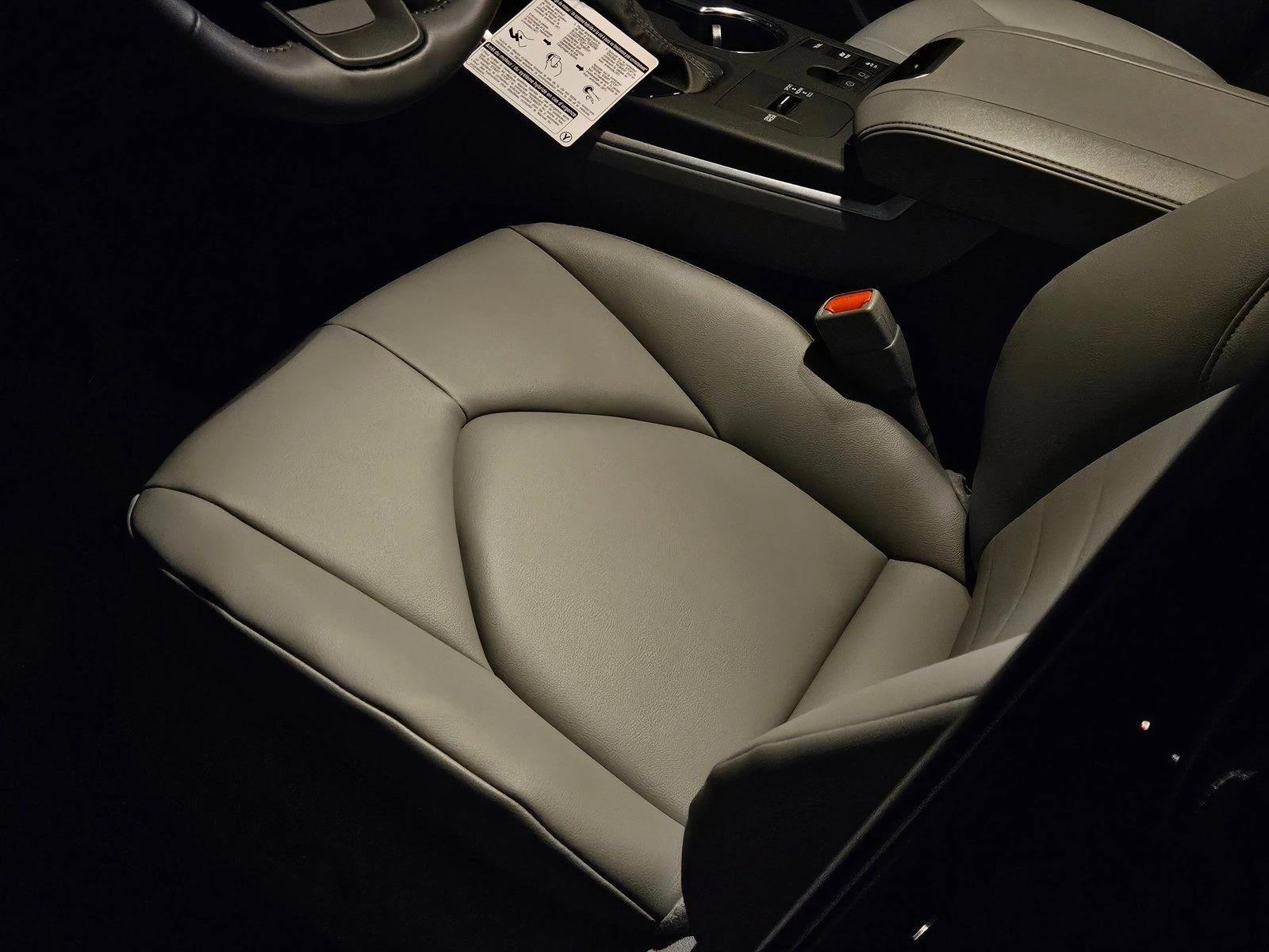 Thumbnail: 2026 Toyota Highlander - 4