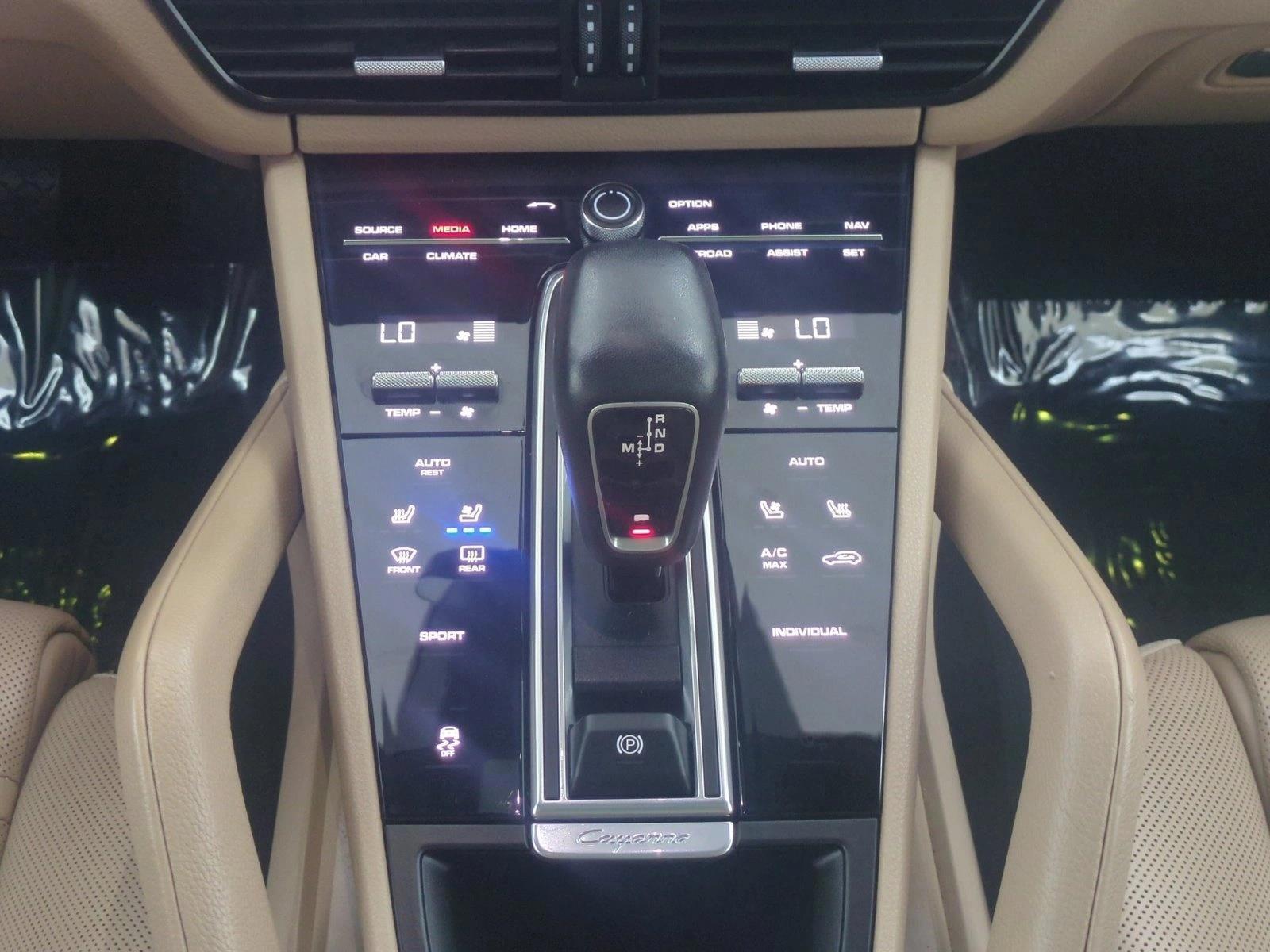 Thumbnail: 2019 Porsche Cayenne - 3