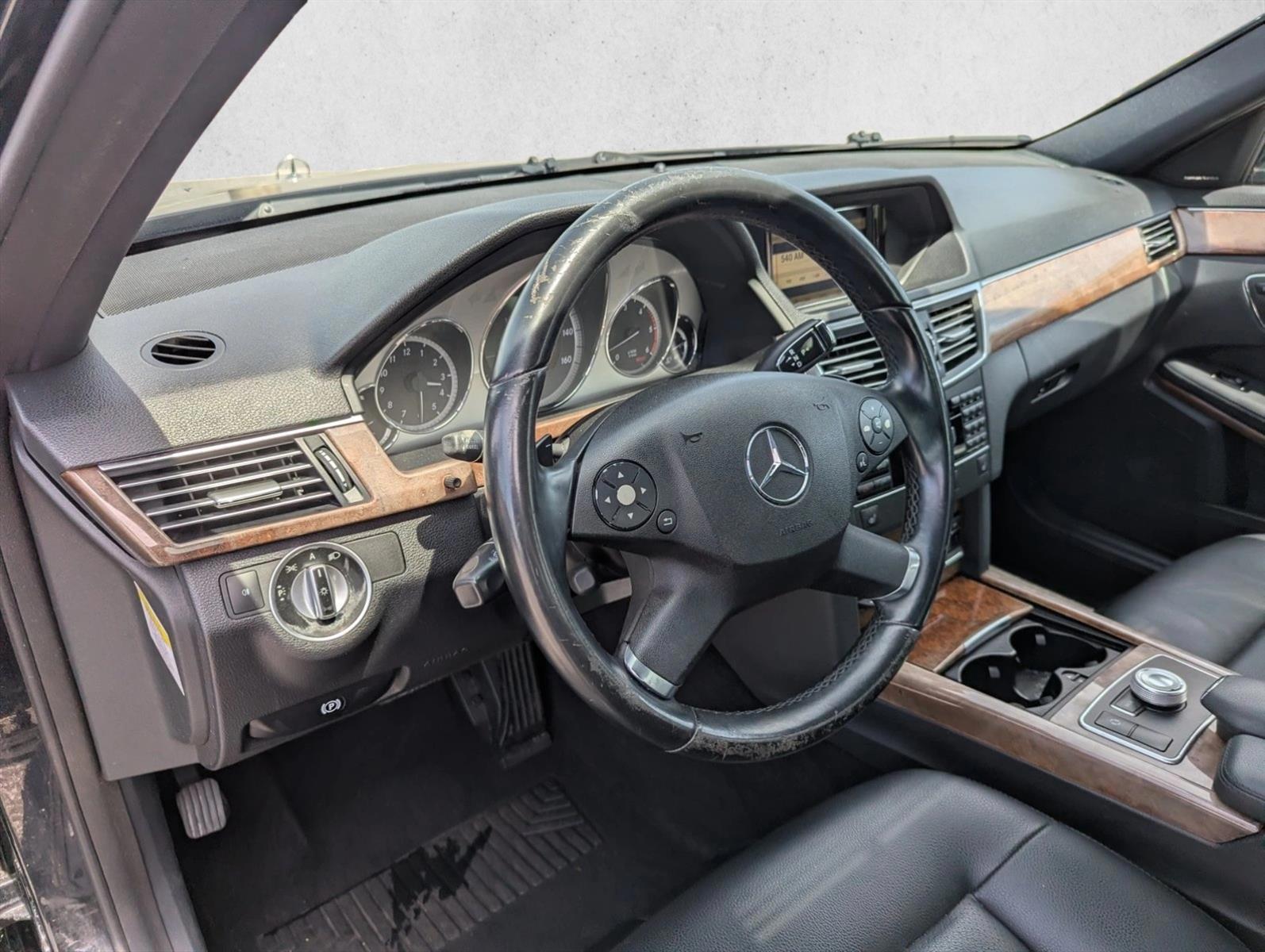 Thumbnail: 2011 Mercedes-Benz E-Class - 3