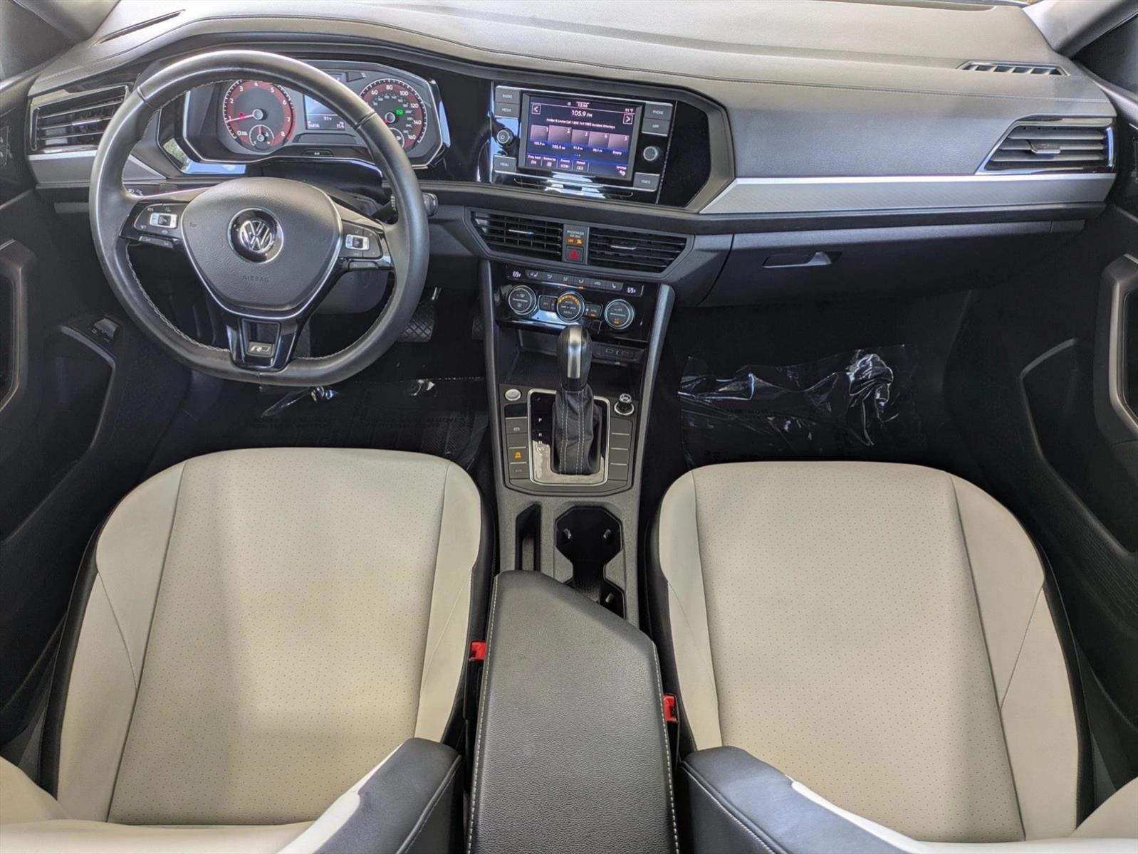 Thumbnail: 2021 Volkswagen Jetta - 4