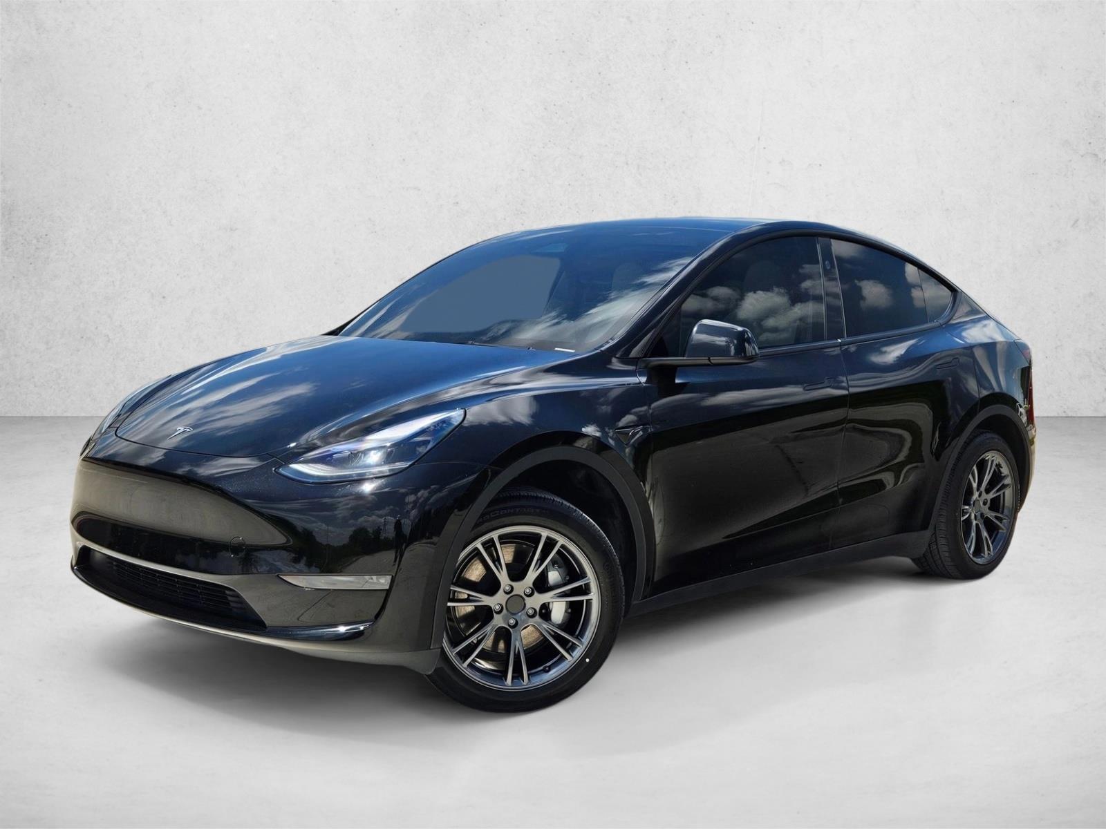 2024 Tesla Model Y Long Range Rear Wheel Drive's photo