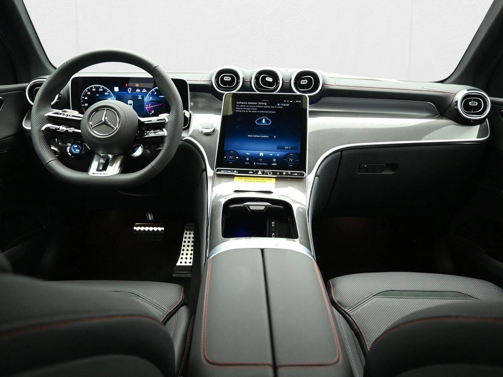 Thumbnail: 2026 Mercedes-Benz GLC - 4