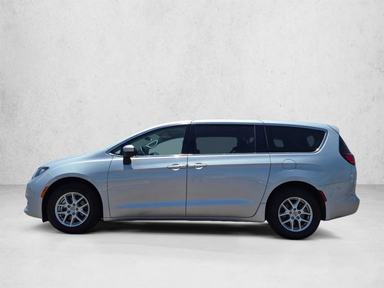 Thumbnail: 2022 Chrysler Voyager - 2