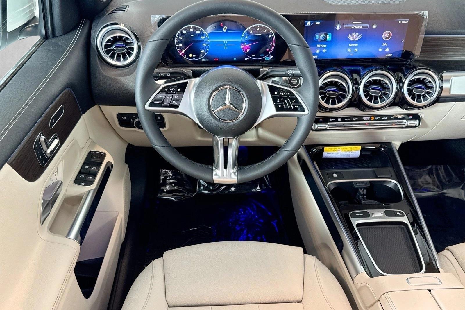 Thumbnail: 2026 Mercedes-Benz GLB - 3