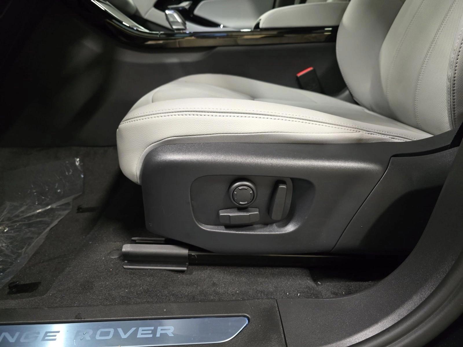 Thumbnail: 2026 Land Rover Range Rover Evoque - 4