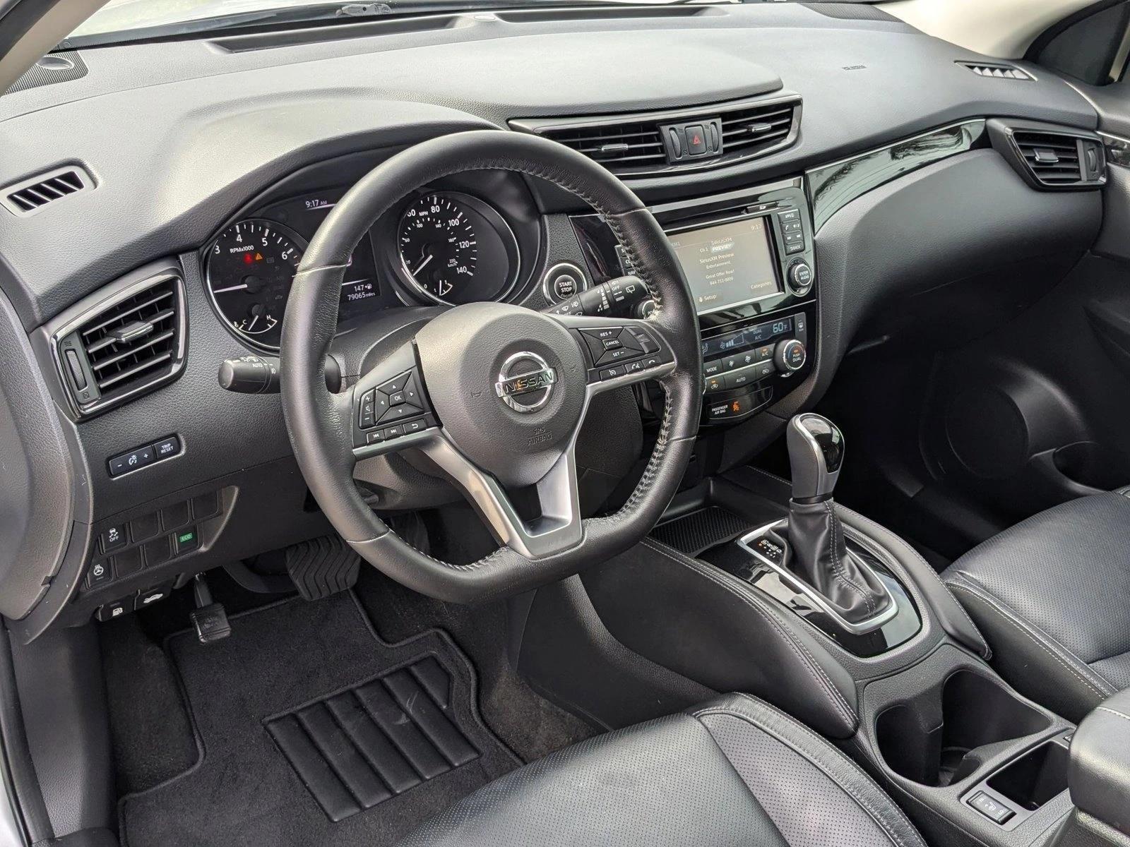 Thumbnail: 2017 Nissan Rogue Sport - 3
