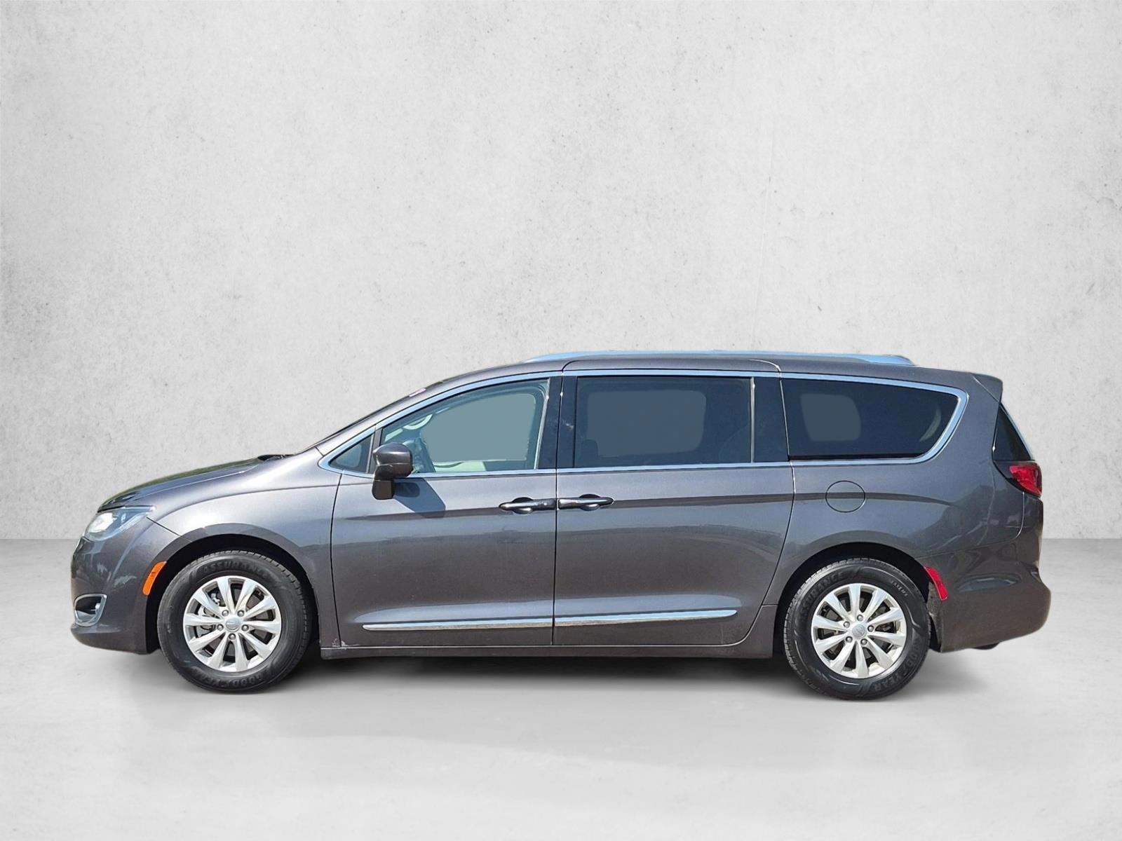 Thumbnail: 2018 Chrysler Pacifica - 2