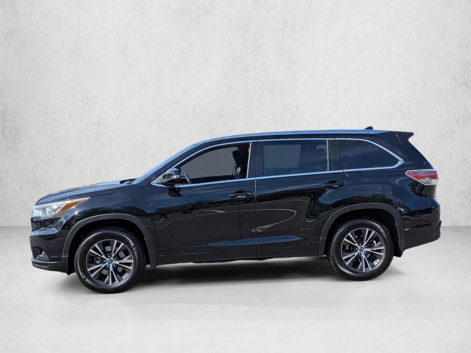 Thumbnail: 2016 Toyota Highlander - 2