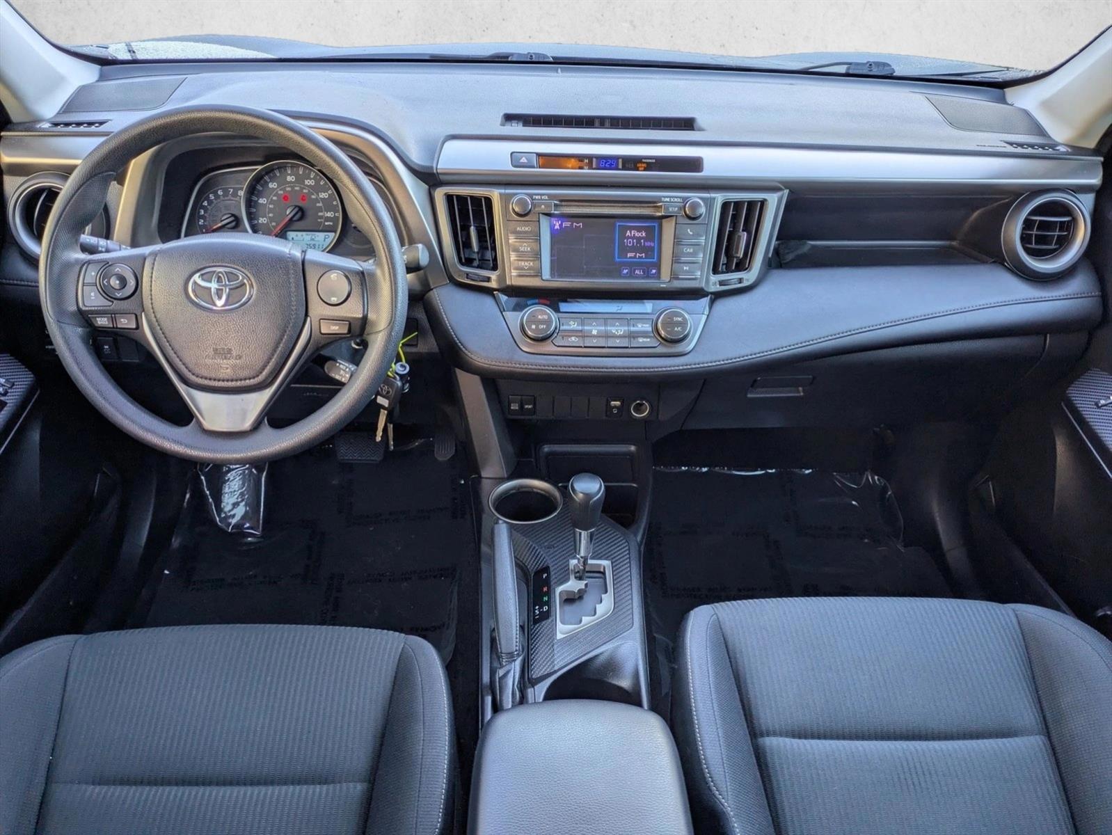 Thumbnail: 2013 Toyota RAV4 - 3