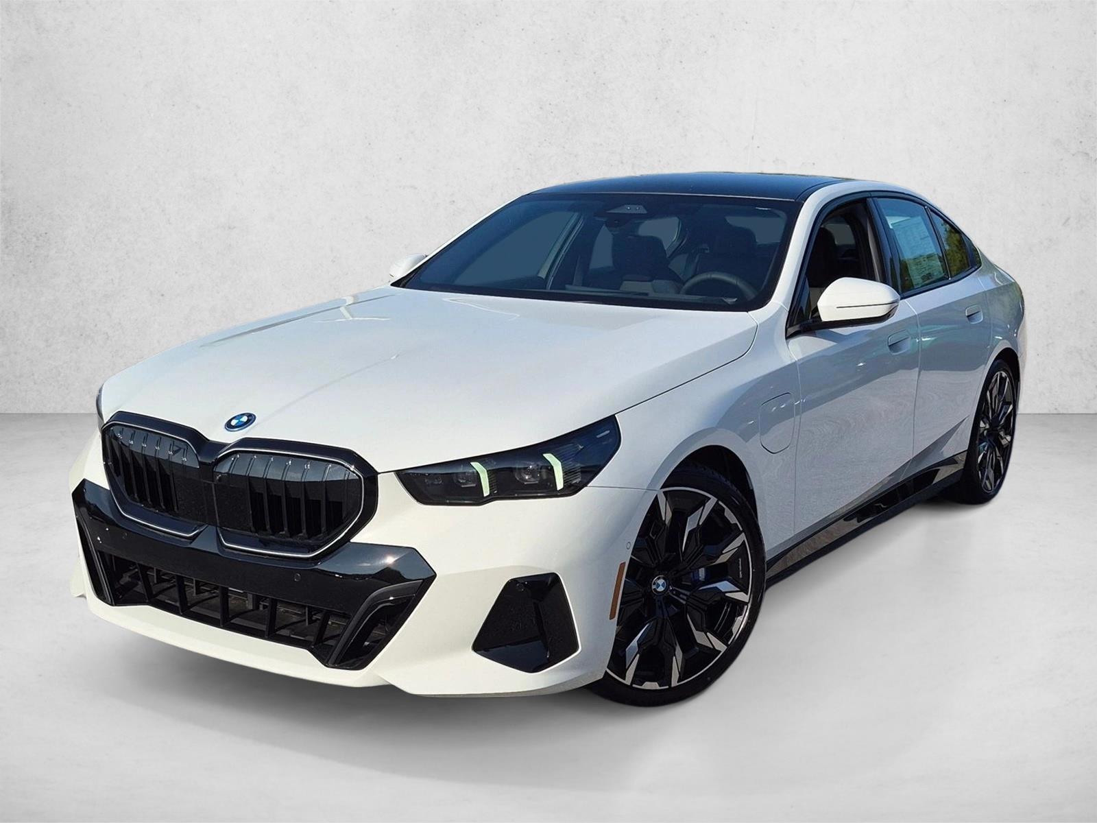 Thumbnail: 2027 BMW 5 Series - 1