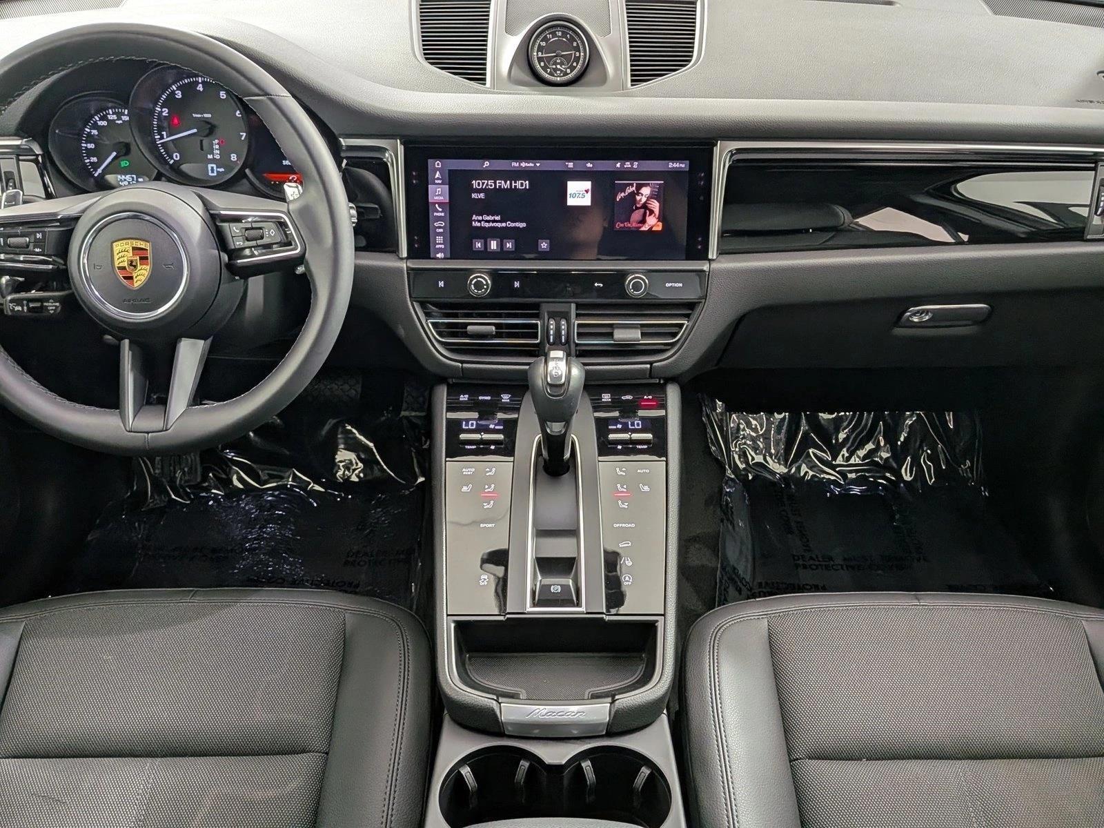 Thumbnail: 2023 Porsche Macan - 5