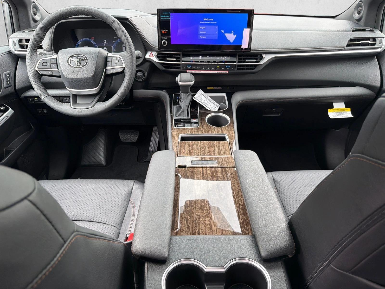Thumbnail: 2026 Toyota Sienna - 3