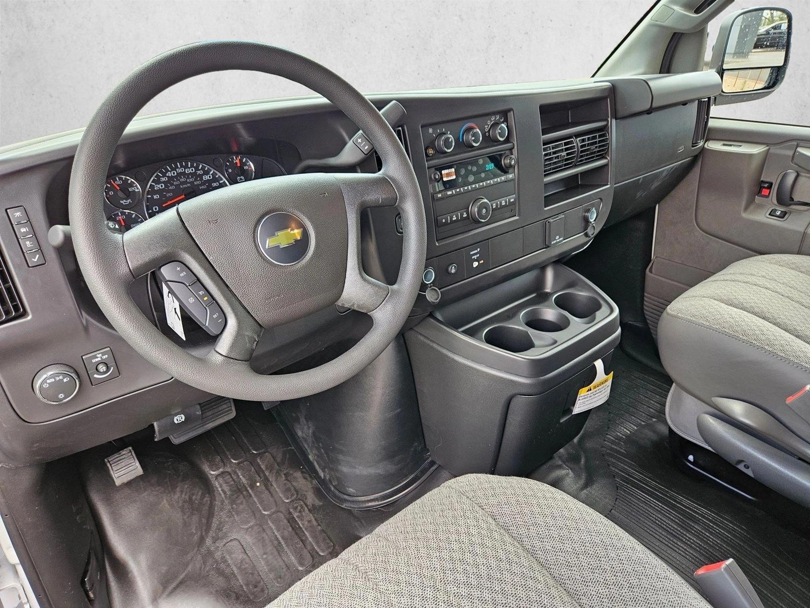 Thumbnail: 2026 Chevrolet Express - 3