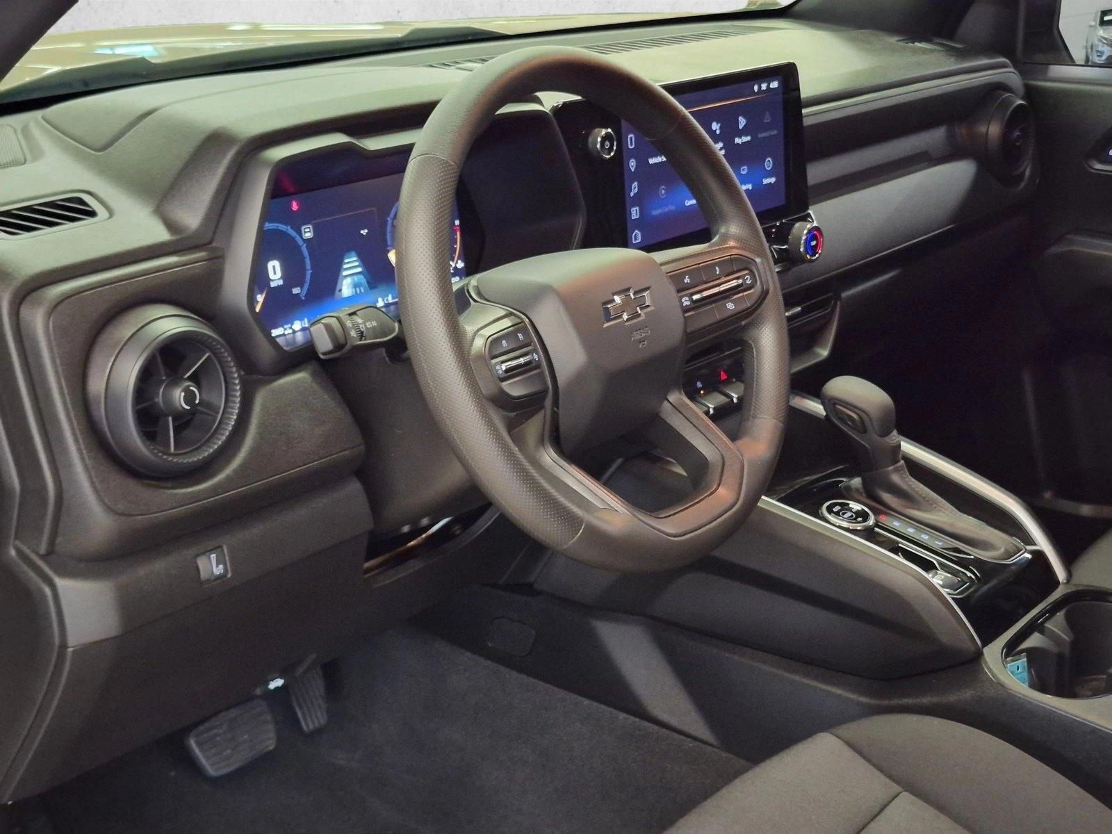 Thumbnail: 2024 Chevrolet Colorado - 3