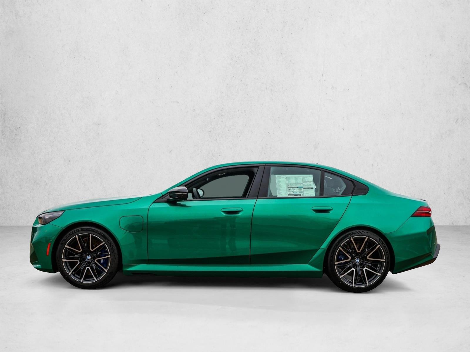 Thumbnail: 2026 BMW M5 - 2