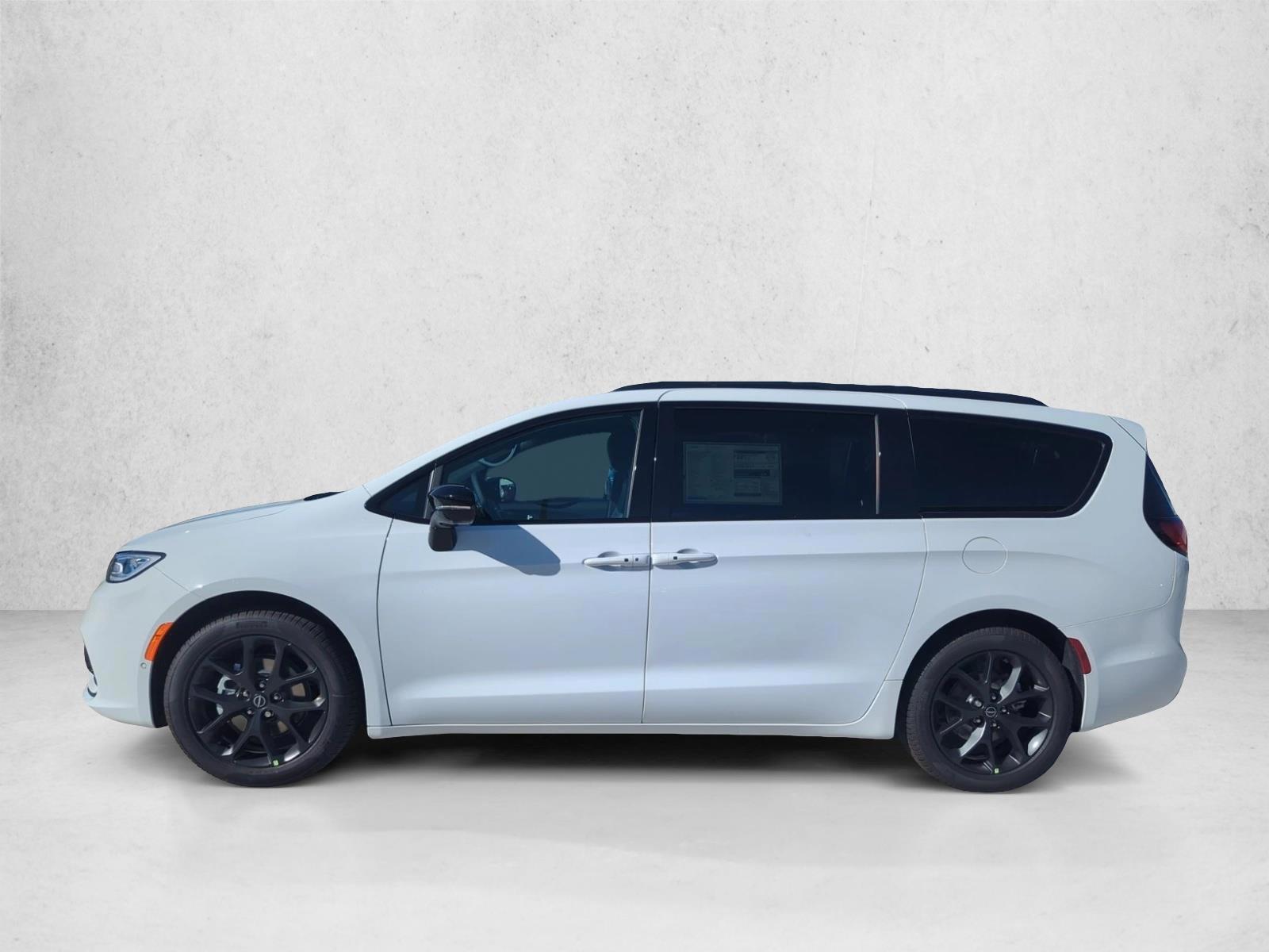 Thumbnail: 2026 Chrysler Pacifica - 2