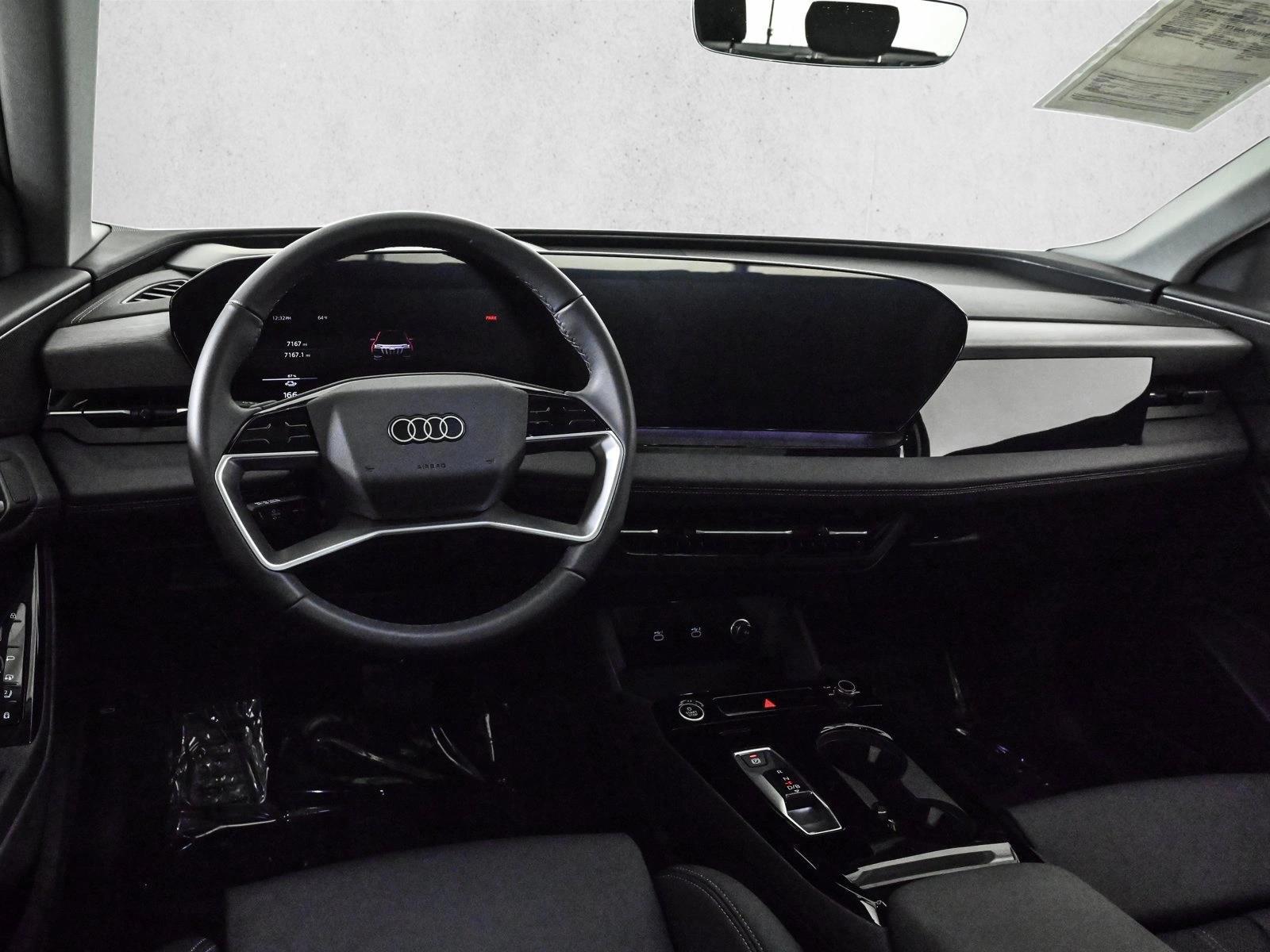 Thumbnail: 2025 Audi Q6 e-tron - 3