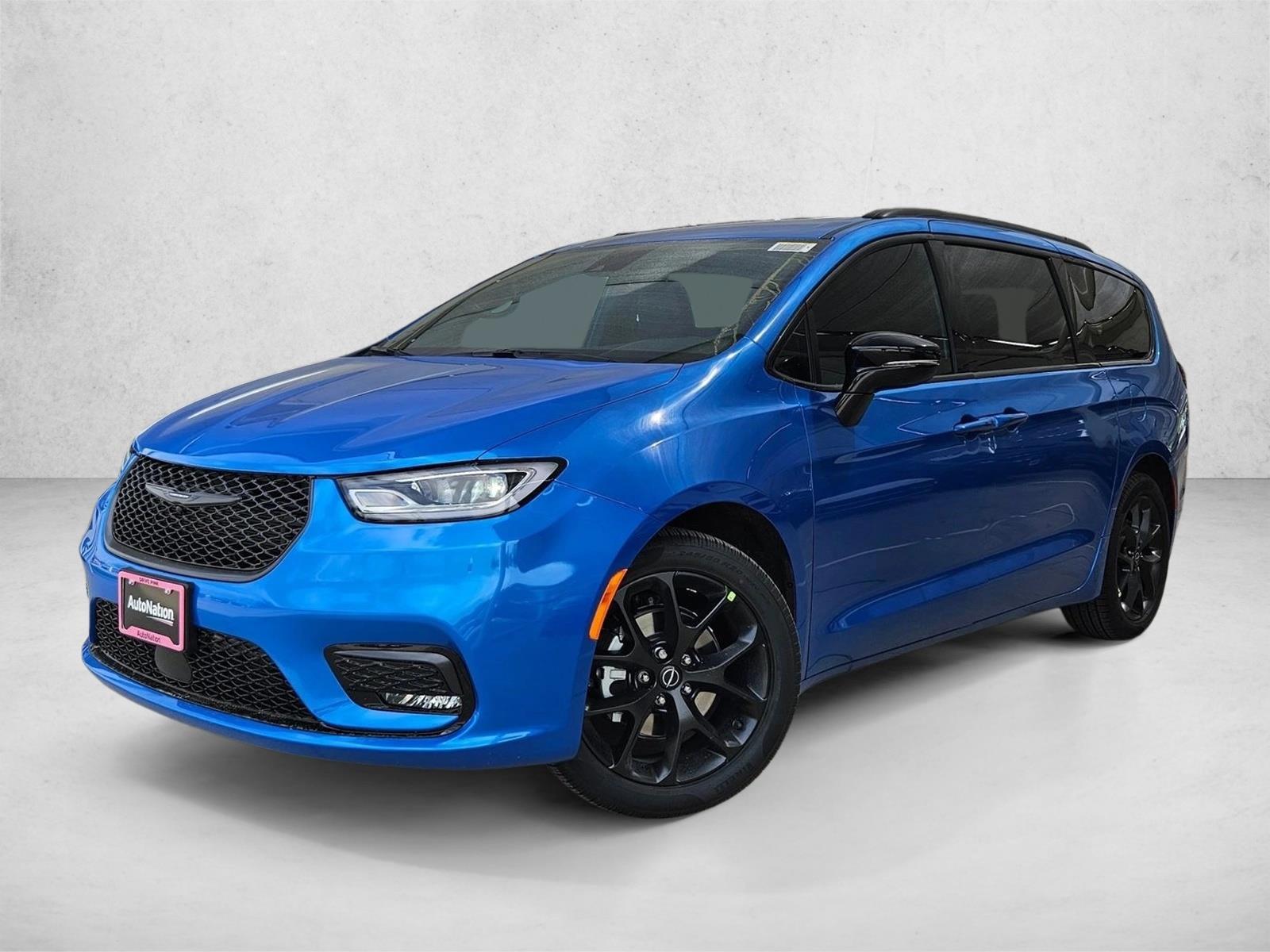 Thumbnail: 2026 Chrysler Pacifica - 1