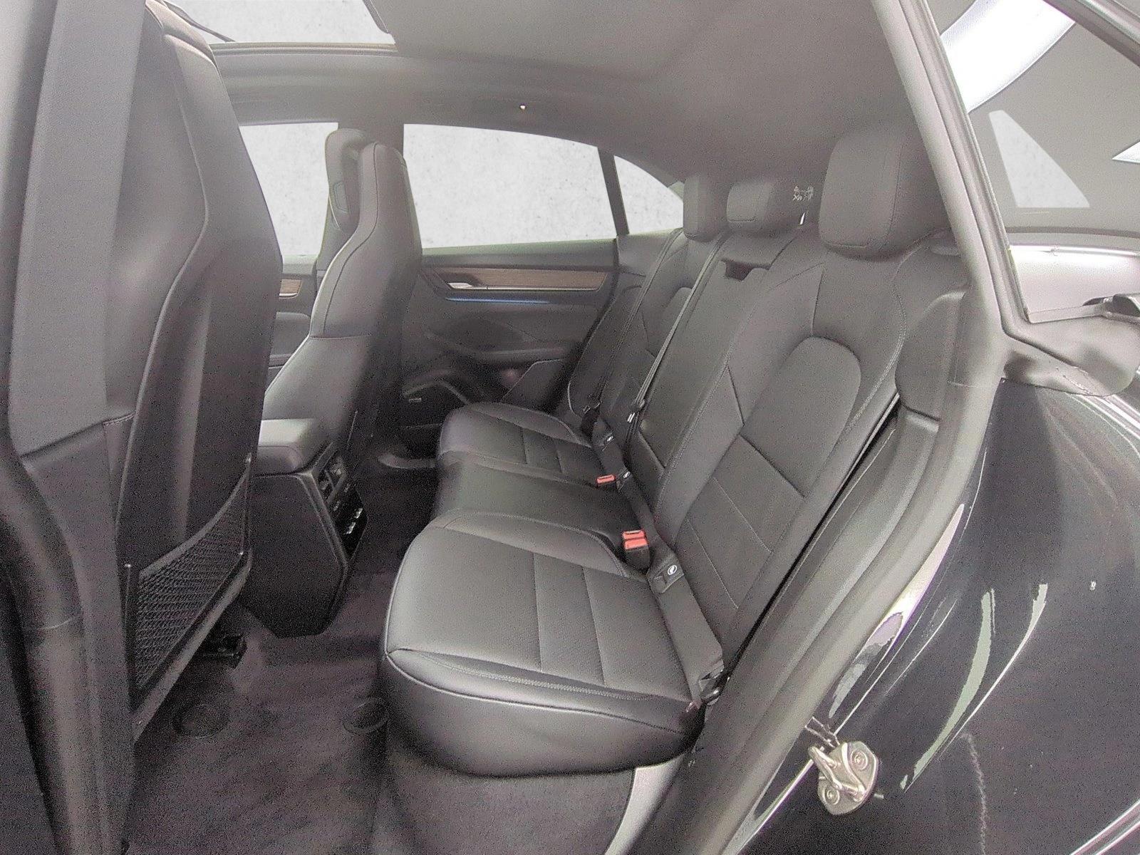 2026 Porsche Macan Base - Photo 16