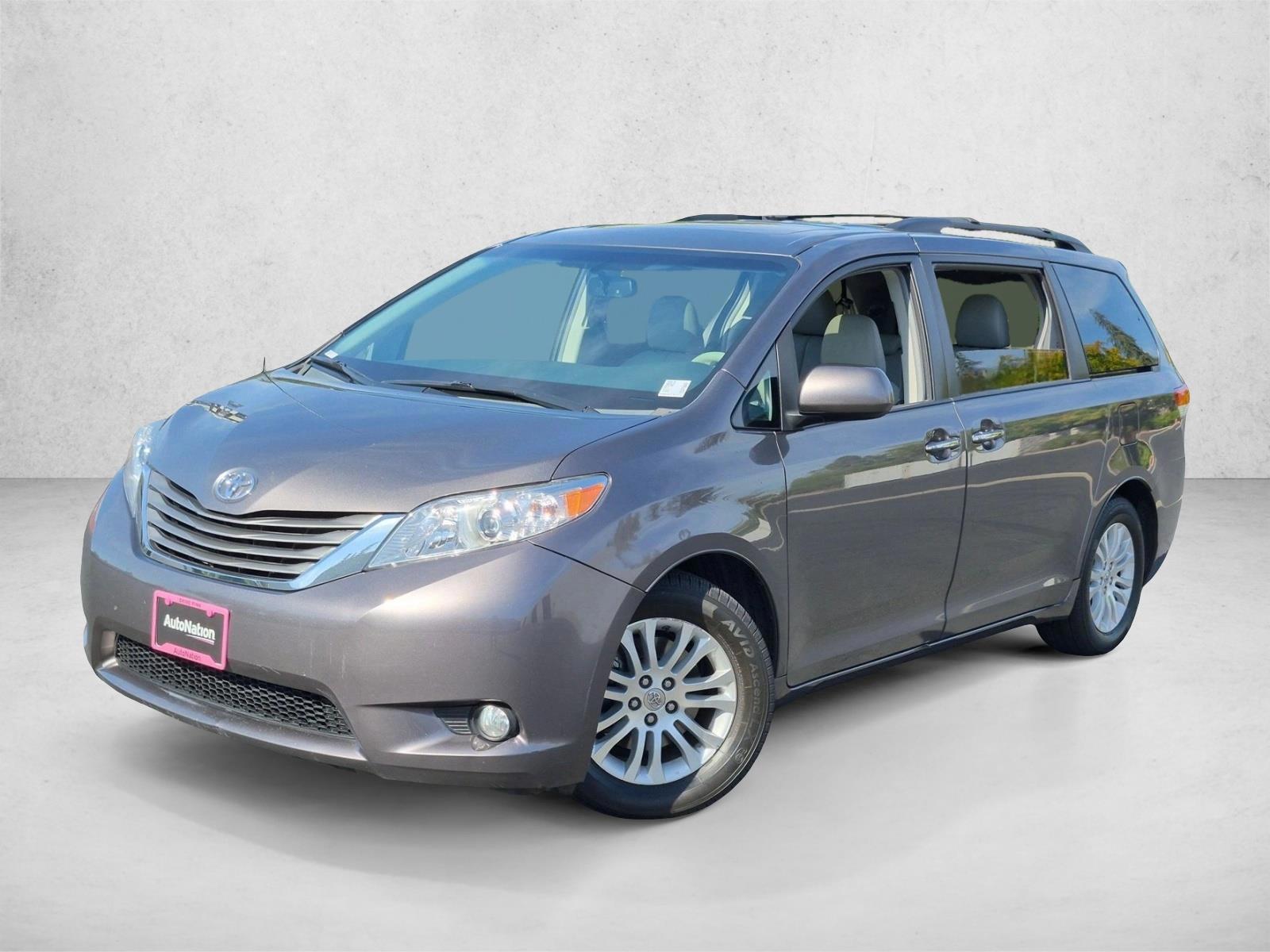 Thumbnail: 2014 Toyota Sienna - 1