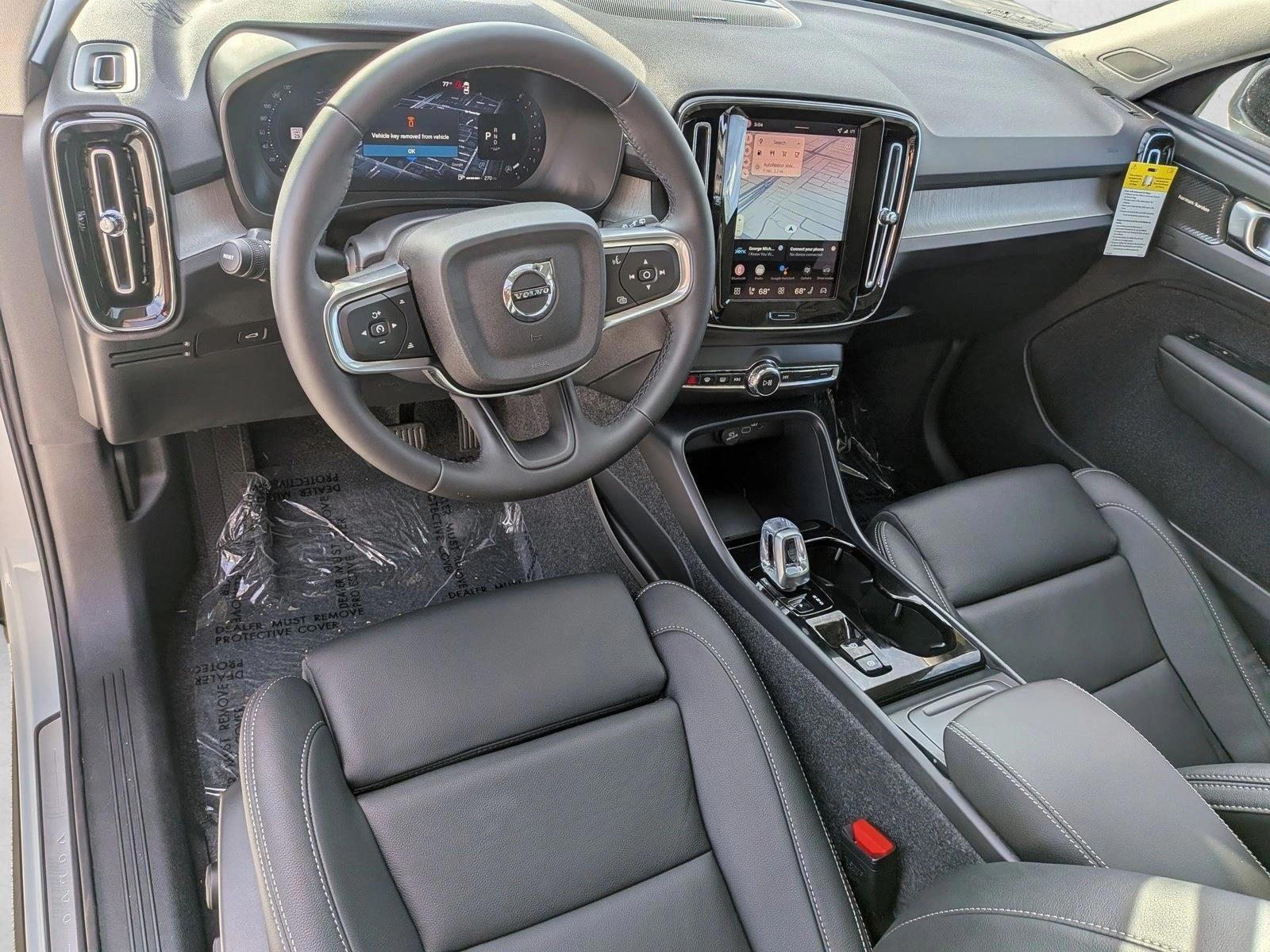 Thumbnail: 2026 Volvo XC40 - 3