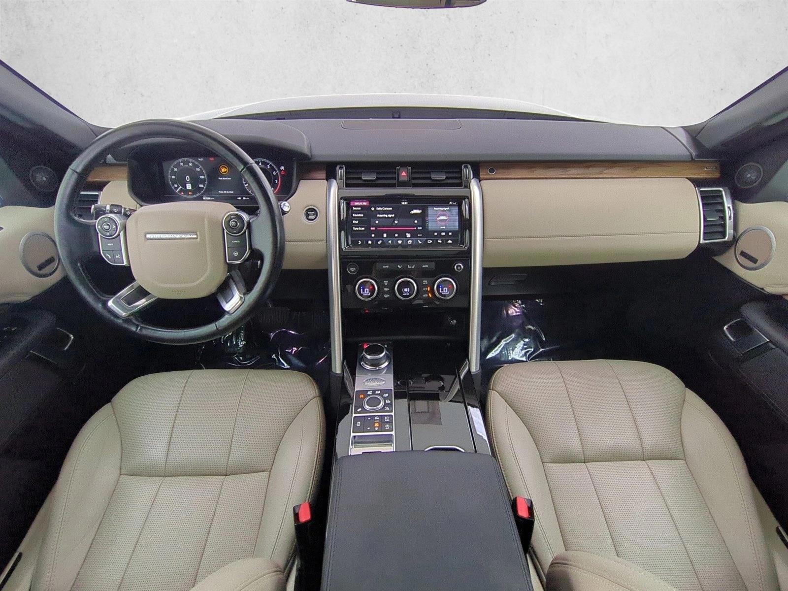 Thumbnail: 2018 Land Rover Discovery - 4