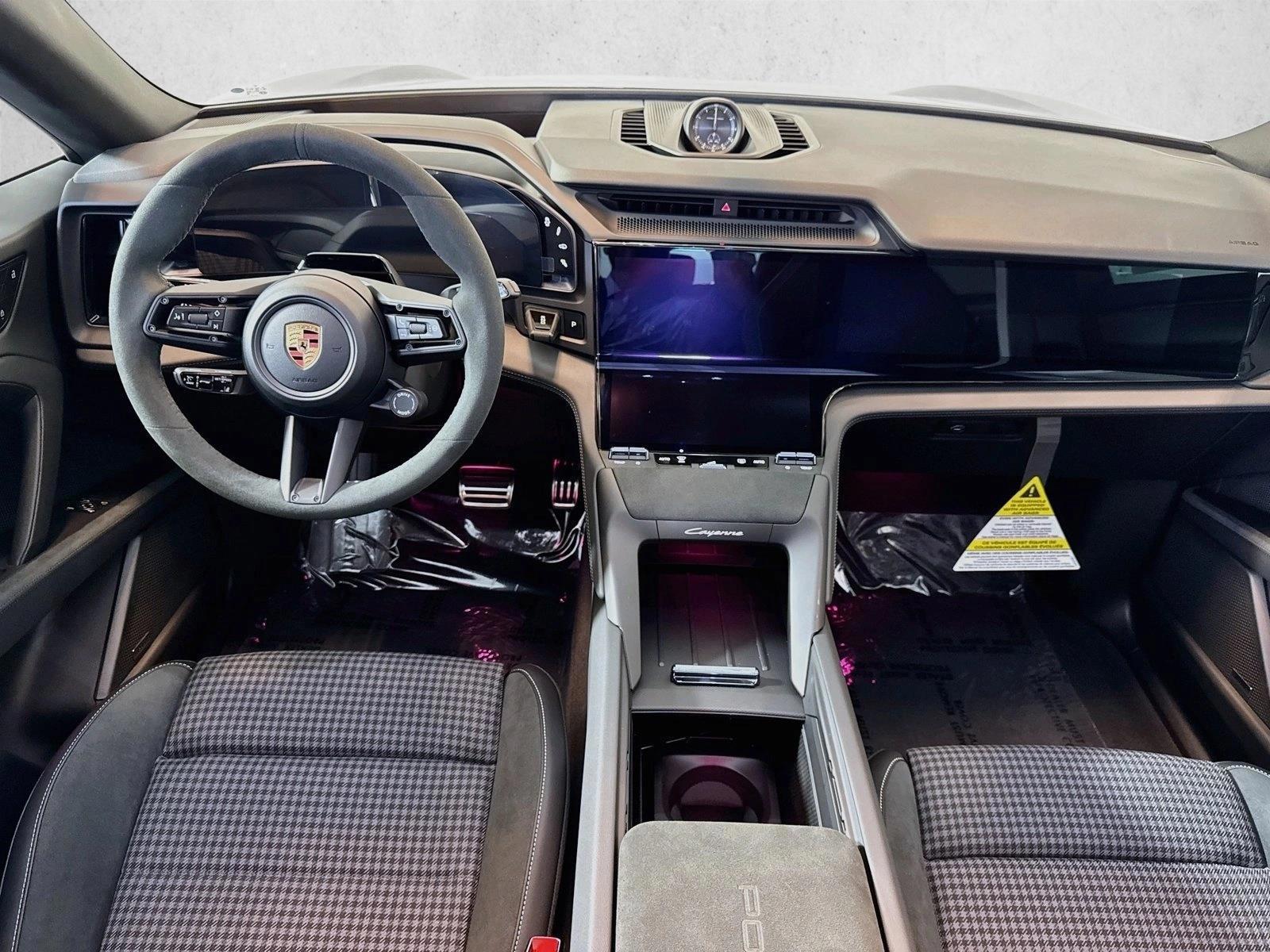 Thumbnail: 2026 Porsche Cayenne - 3