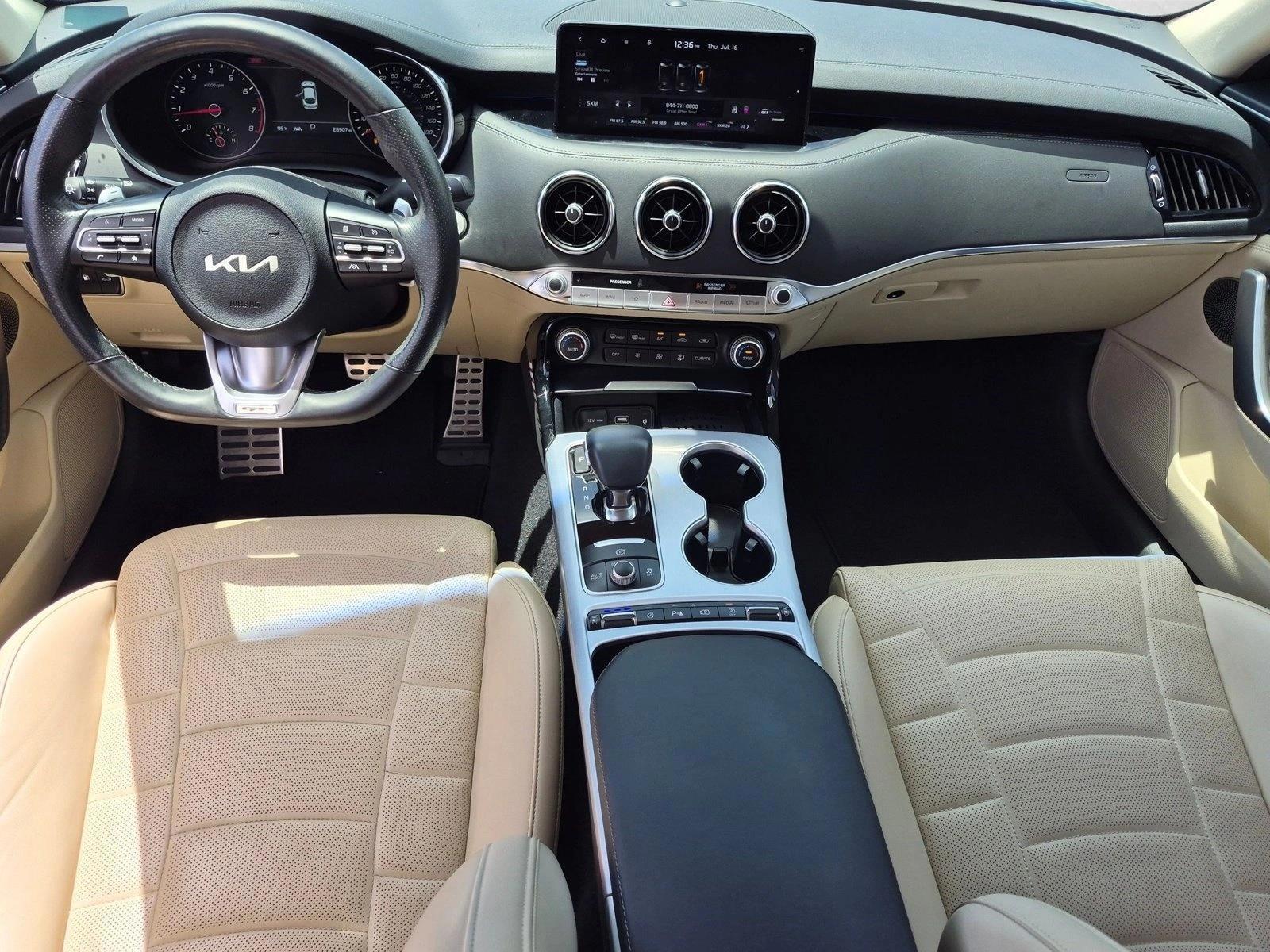 Thumbnail: 2022 Kia Stinger - 3