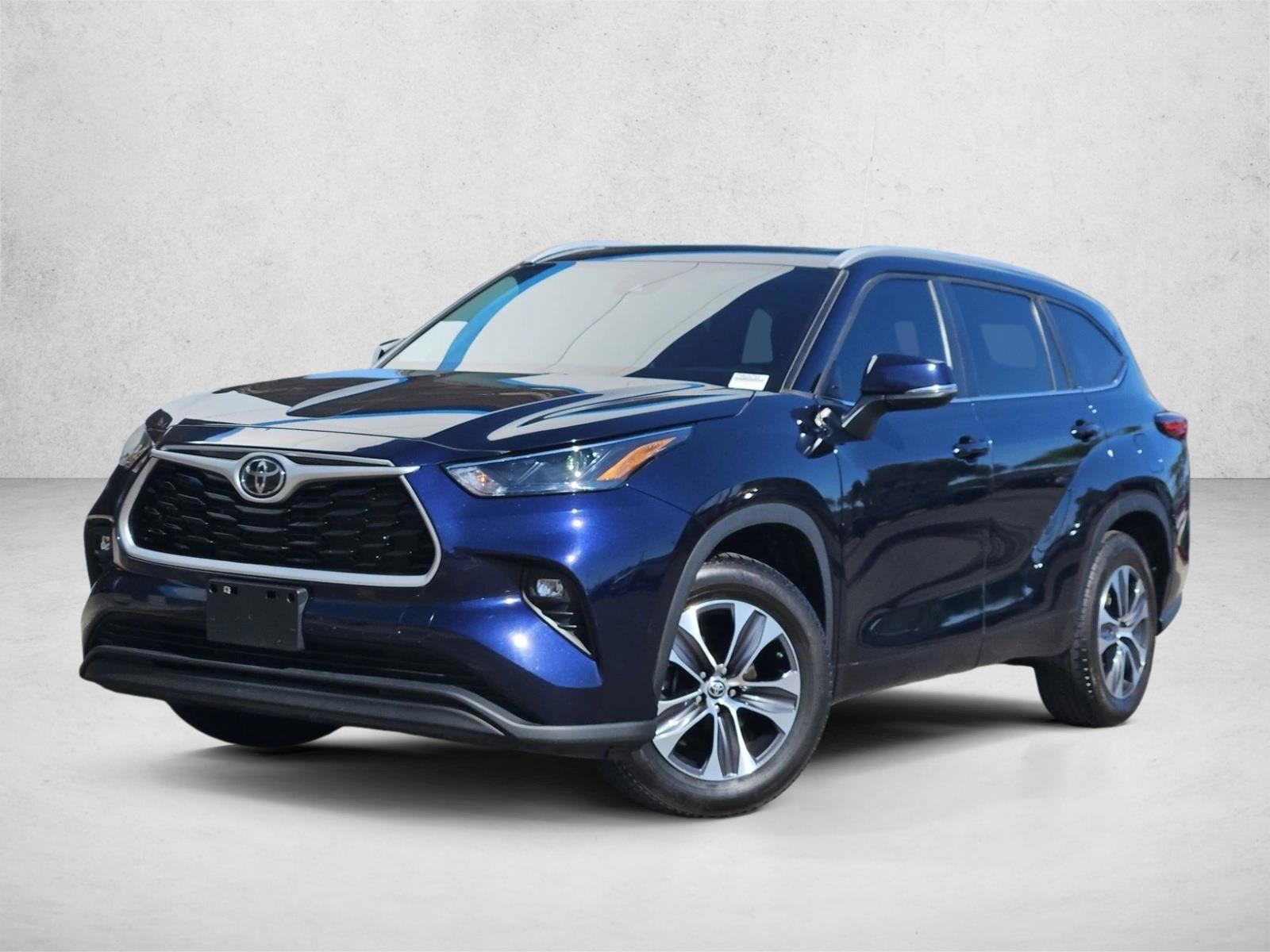 Thumbnail: 2023 Toyota Highlander - 2