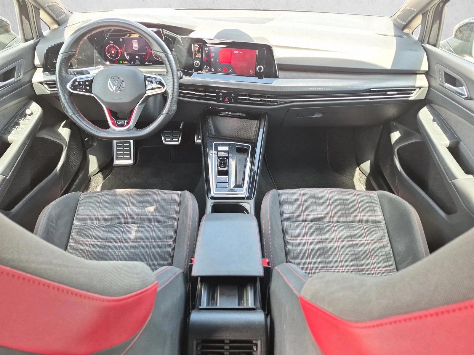 Thumbnail: 2023 Volkswagen Golf - 4