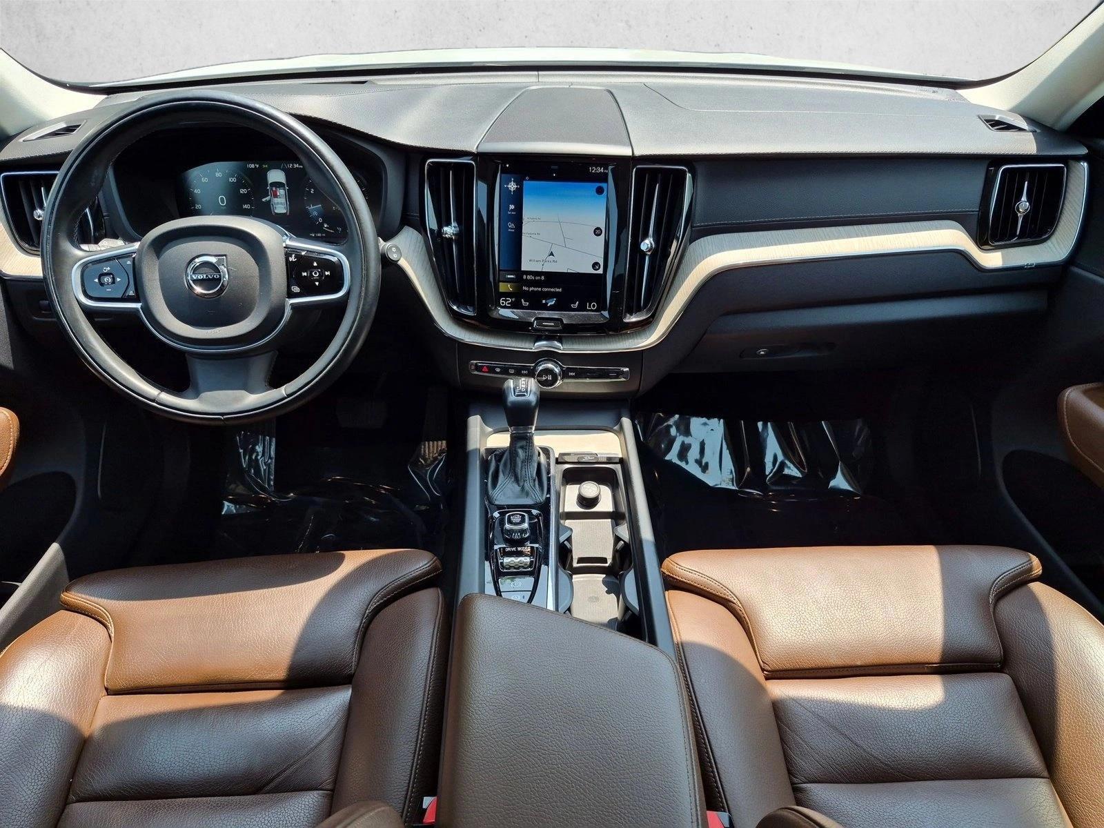 Thumbnail: 2018 Volvo XC60 - 3