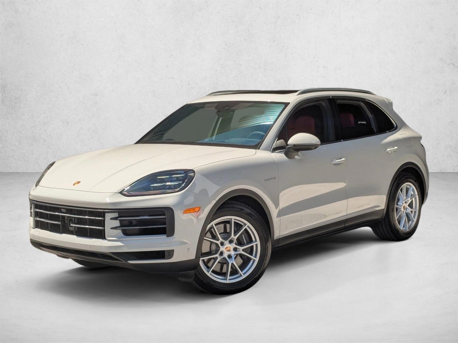 2026 Porsche Cayenne E-Hybrid's photo
