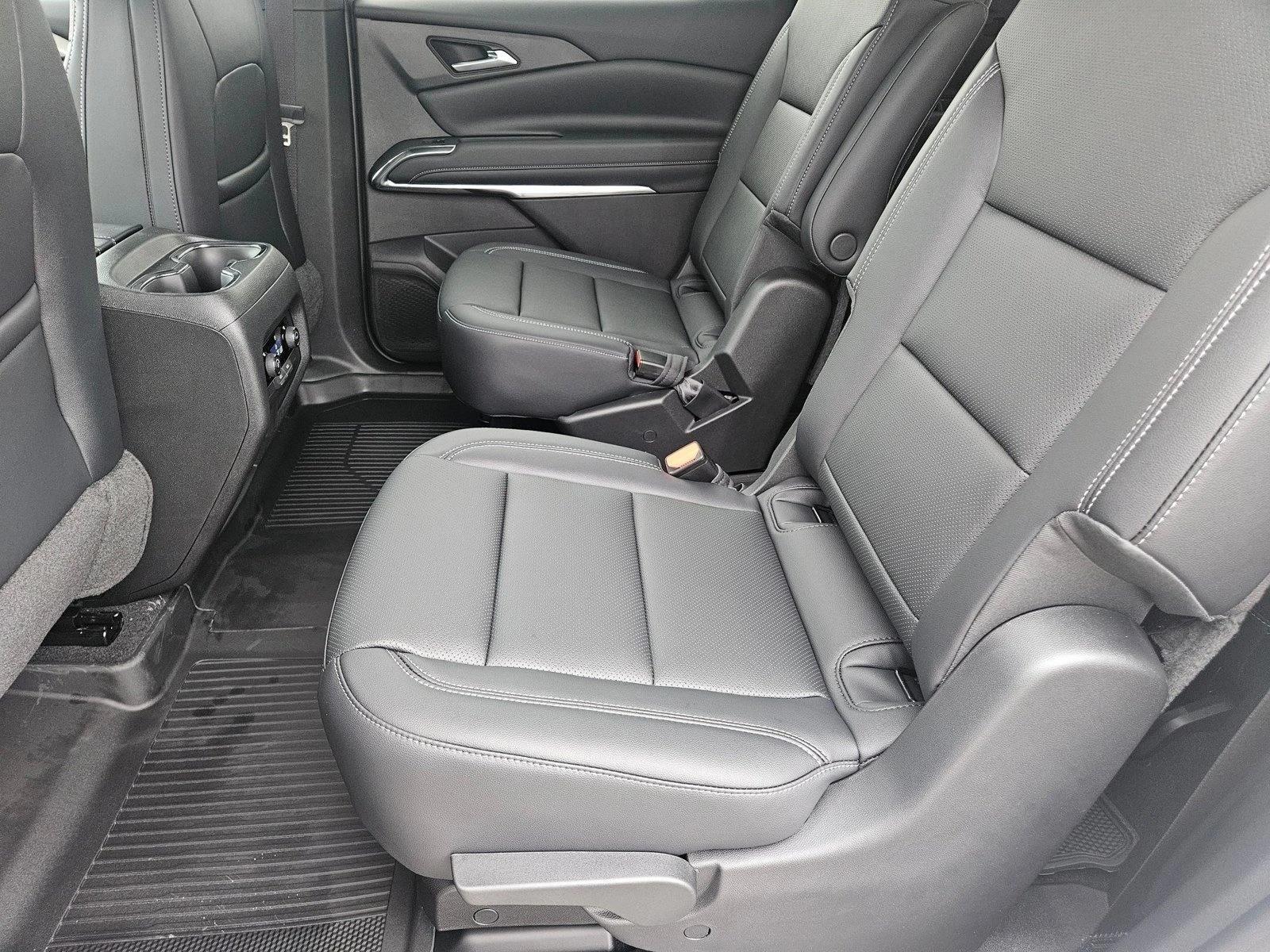 Thumbnail: 2026 Chevrolet Traverse - 4