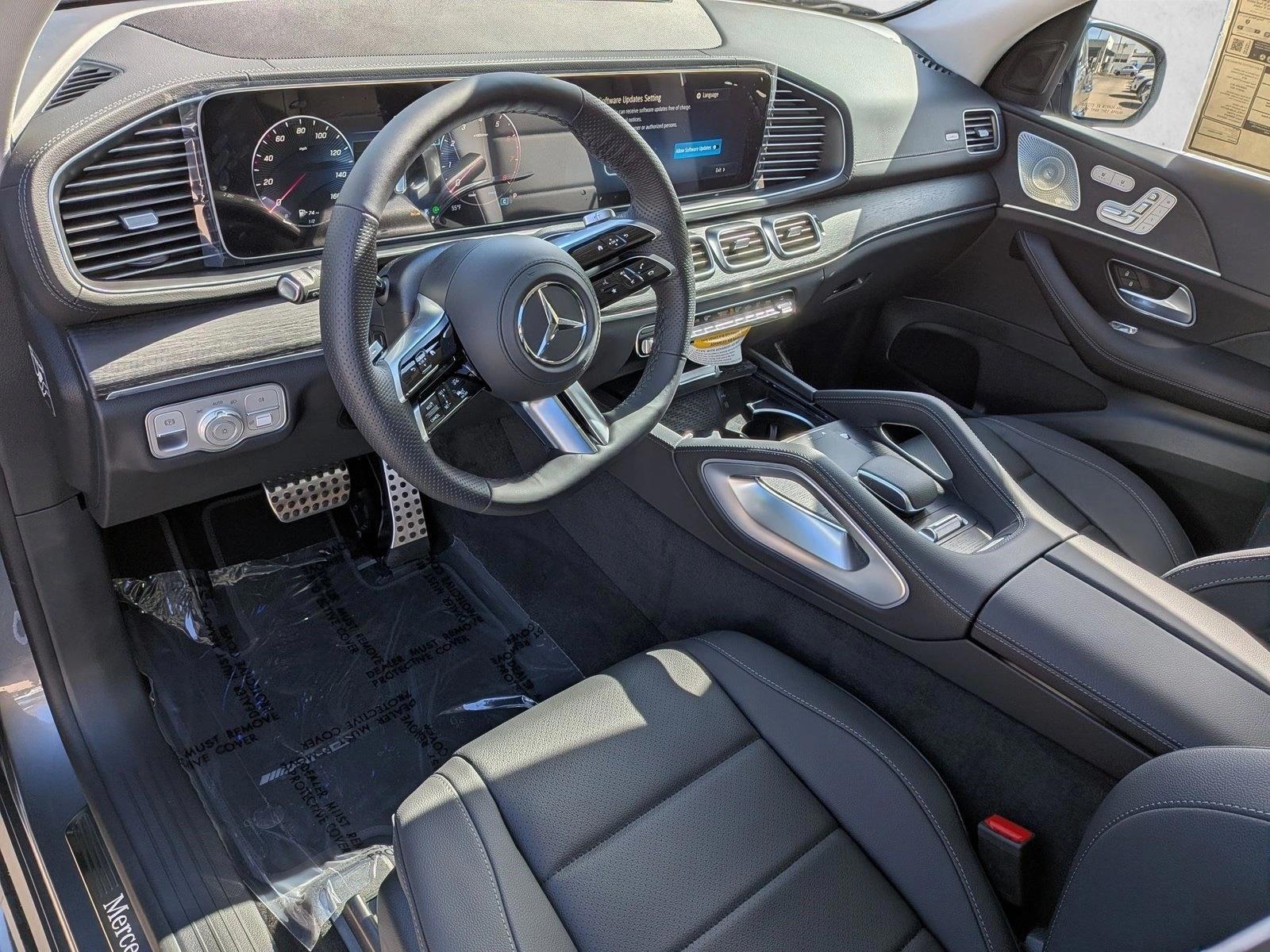 Thumbnail: 2026 Mercedes-Benz GLS - 3