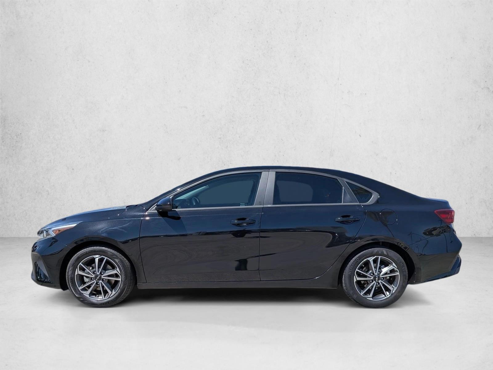 Thumbnail: 2022 Kia Forte - 2