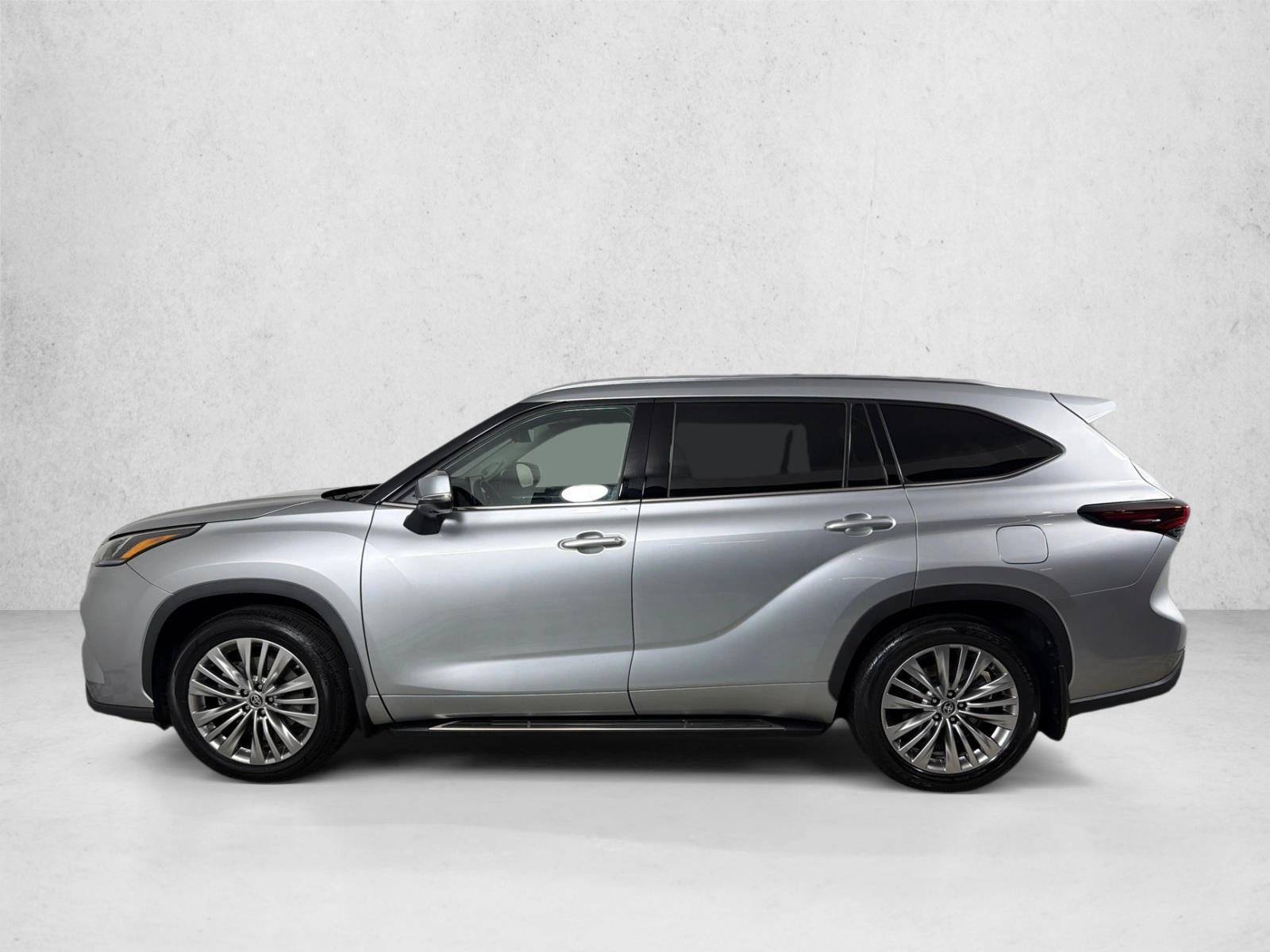 Thumbnail: 2024 Toyota Highlander - 2