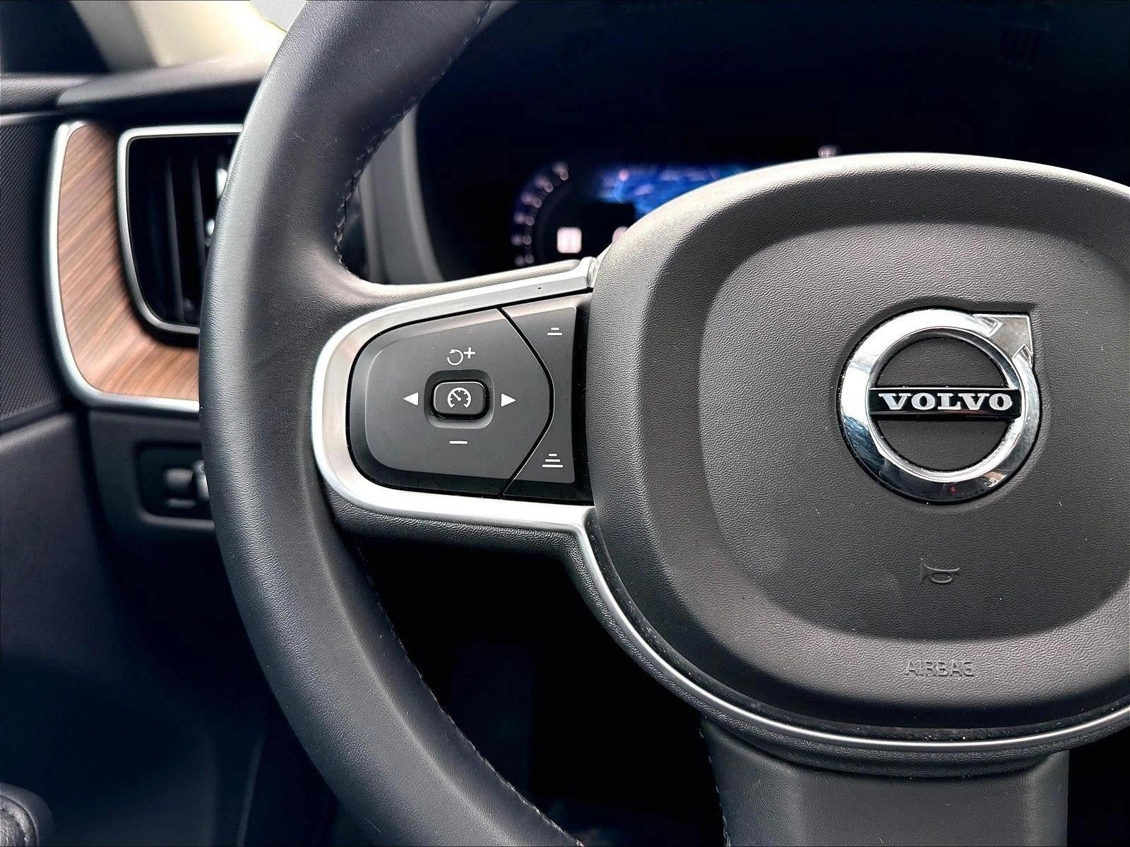 2022 Volvo XC60 Momentum - Photo 20